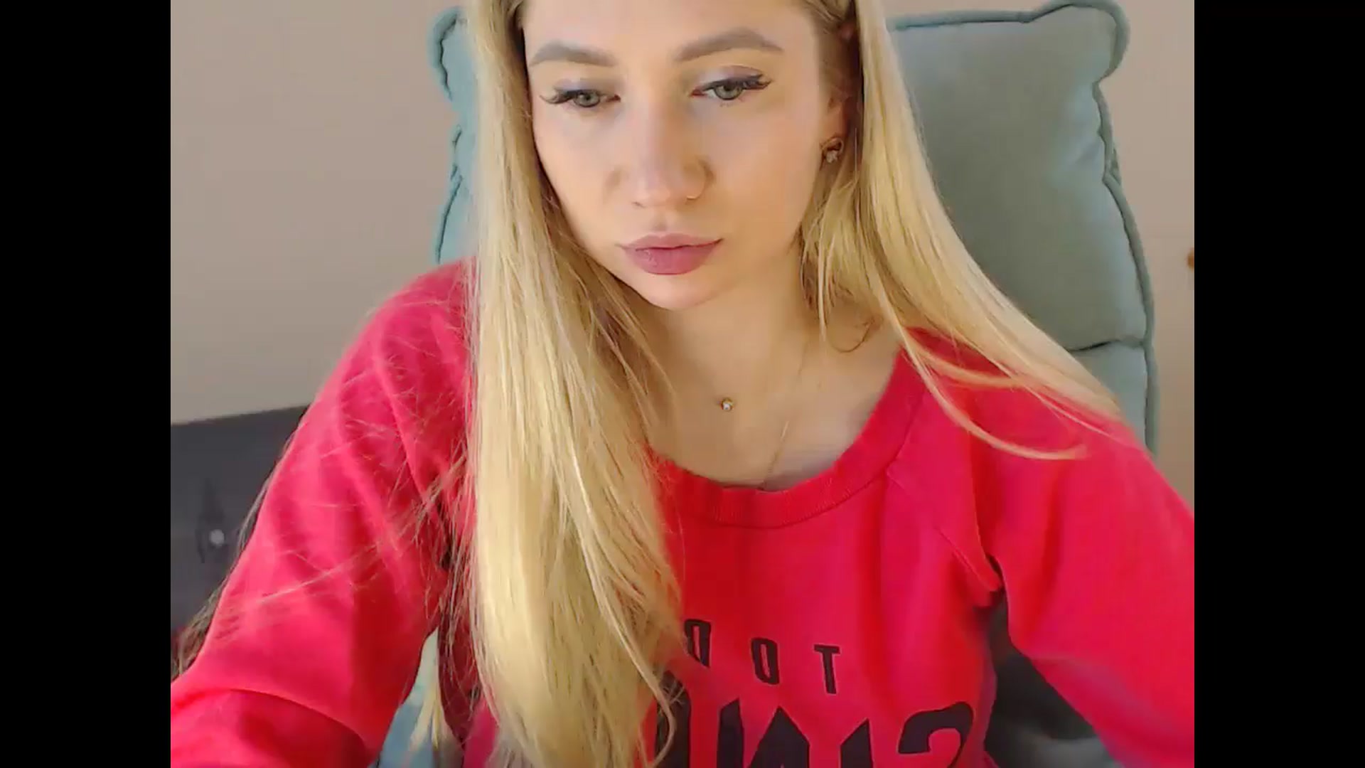 Gallery image thumbnail from Miss_Sylvia's myfreecams stream on, 12/24/2024, 20:16 image 3 of 20