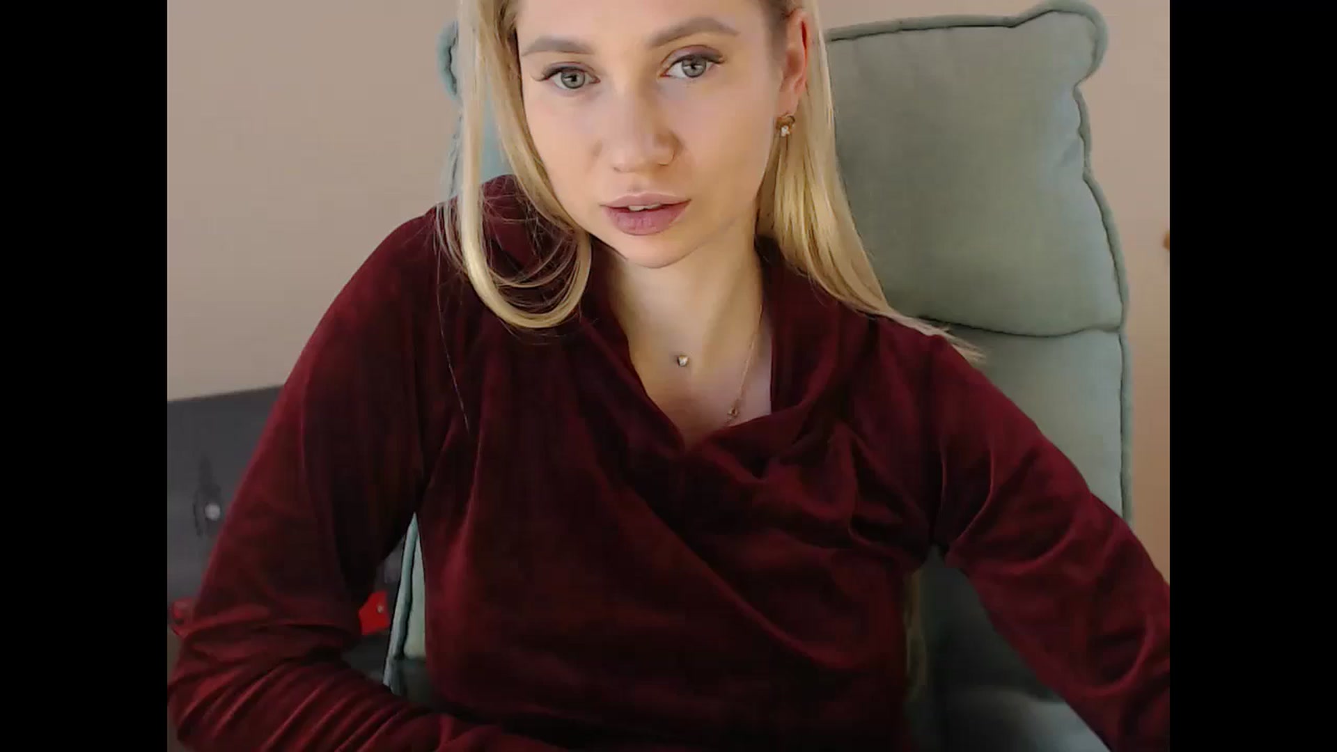 Gallery image thumbnail from Miss_Sylvia's myfreecams stream on, 12/25/2024, 18:14 image 15 of 20