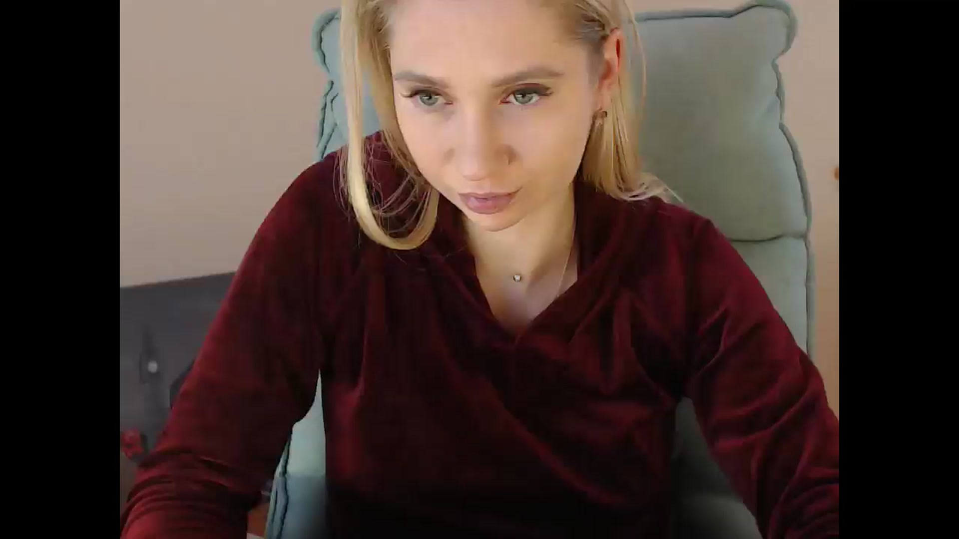 Gallery image thumbnail from Miss_Sylvia's myfreecams stream on, 12/25/2024, 18:14 image 12 of 20