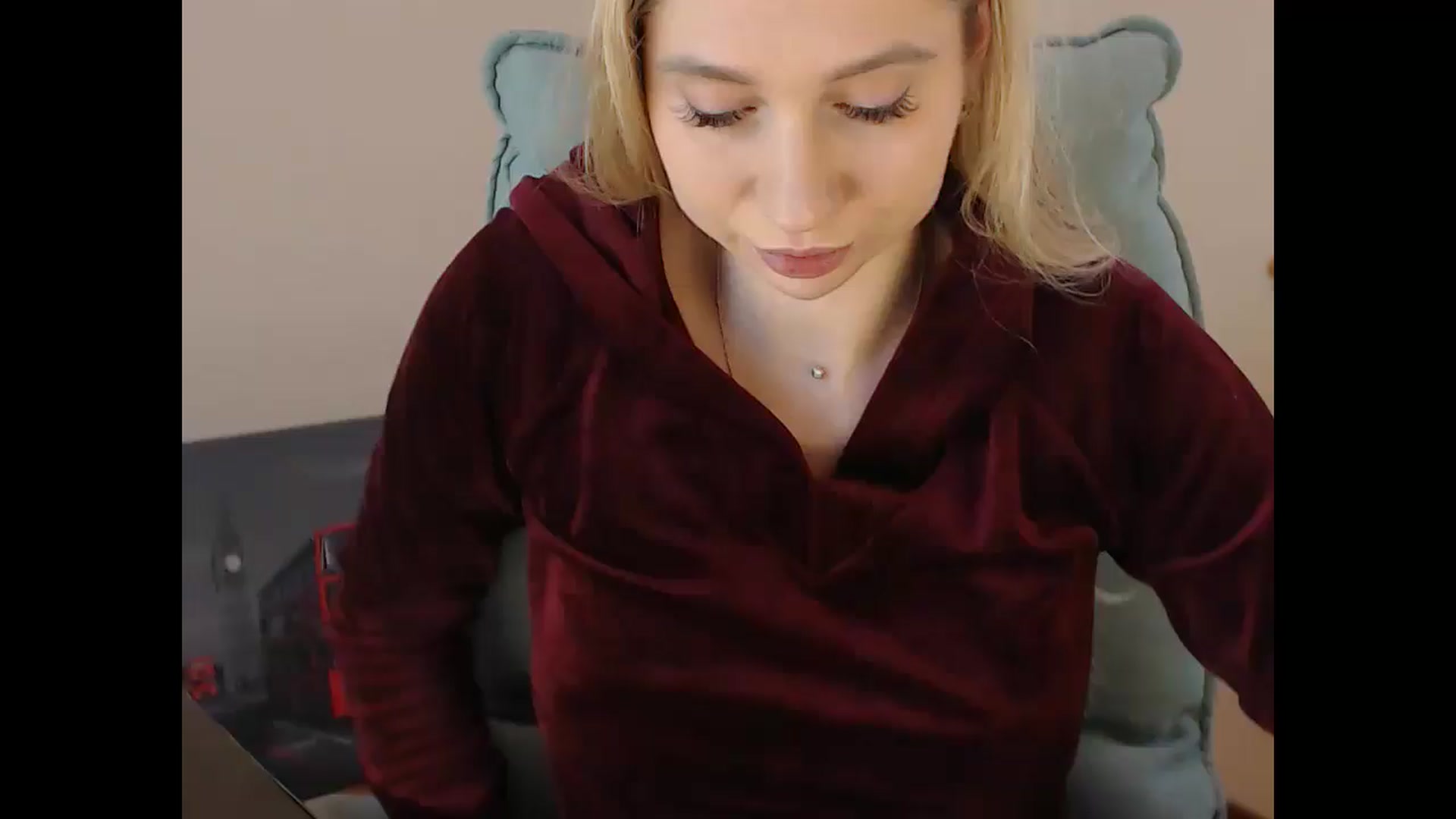 Gallery image thumbnail from Miss_Sylvia's myfreecams stream on, 12/25/2024, 19:20 image 15 of 20