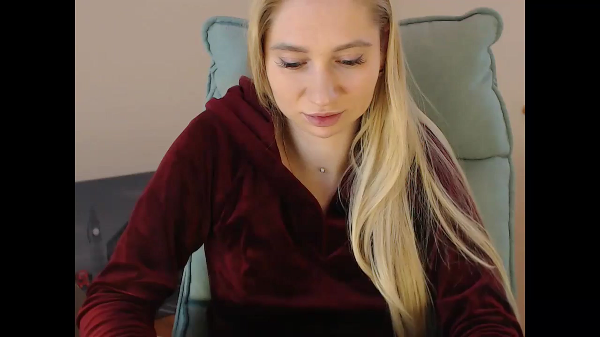 Gallery image thumbnail from Miss_Sylvia's myfreecams stream on, 12/25/2024, 19:20 image 12 of 20
