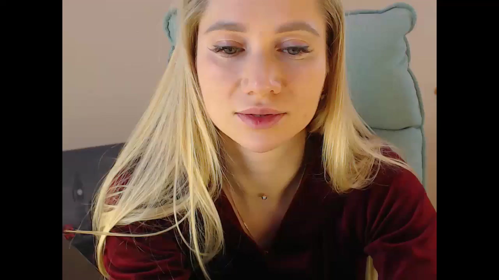 Gallery image thumbnail from Miss_Sylvia's myfreecams stream on, 12/25/2024, 19:20 image 4 of 20