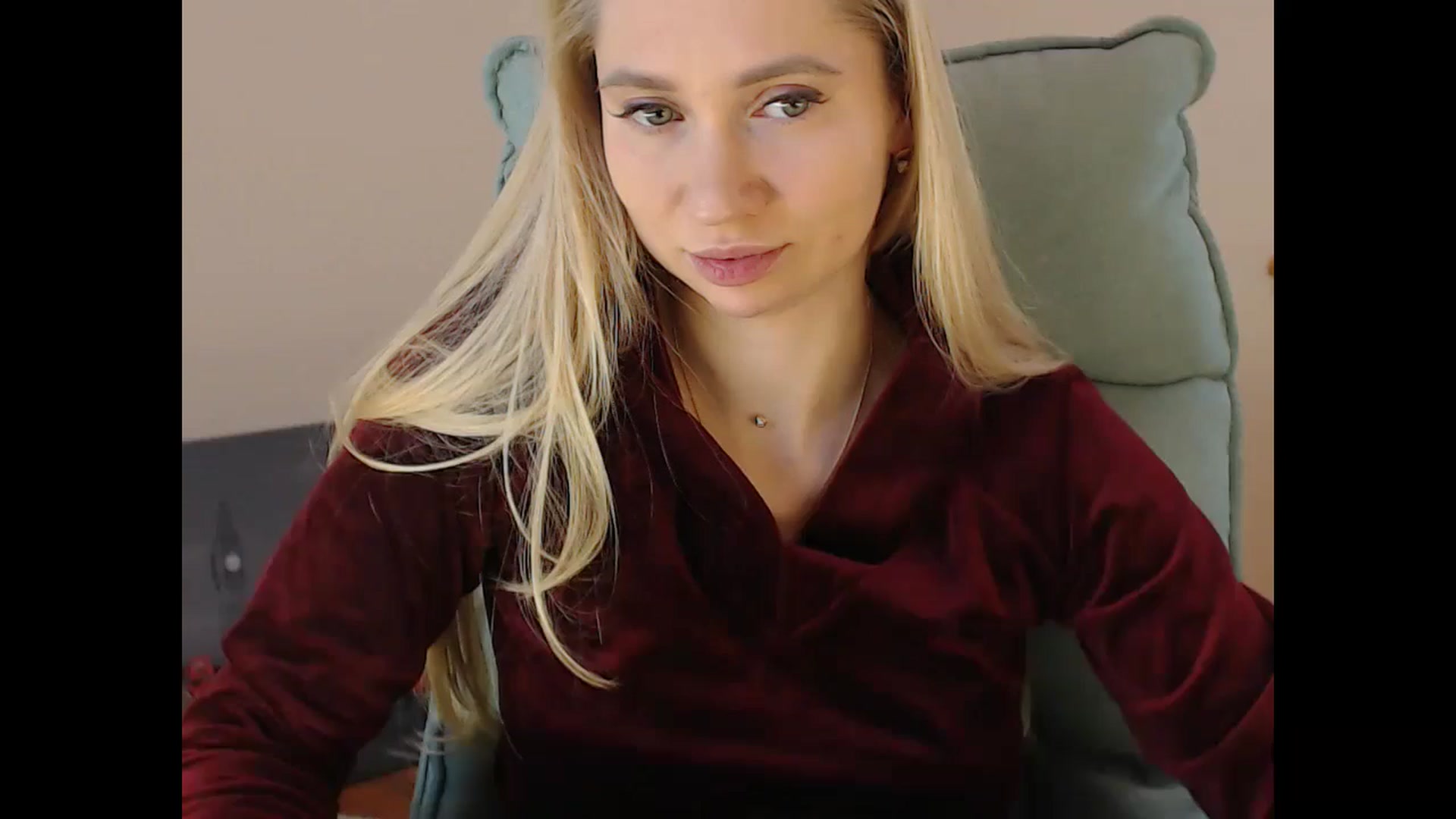 Gallery image thumbnail from Miss_Sylvia's myfreecams stream on, 12/25/2024, 19:20 image 1 of 20