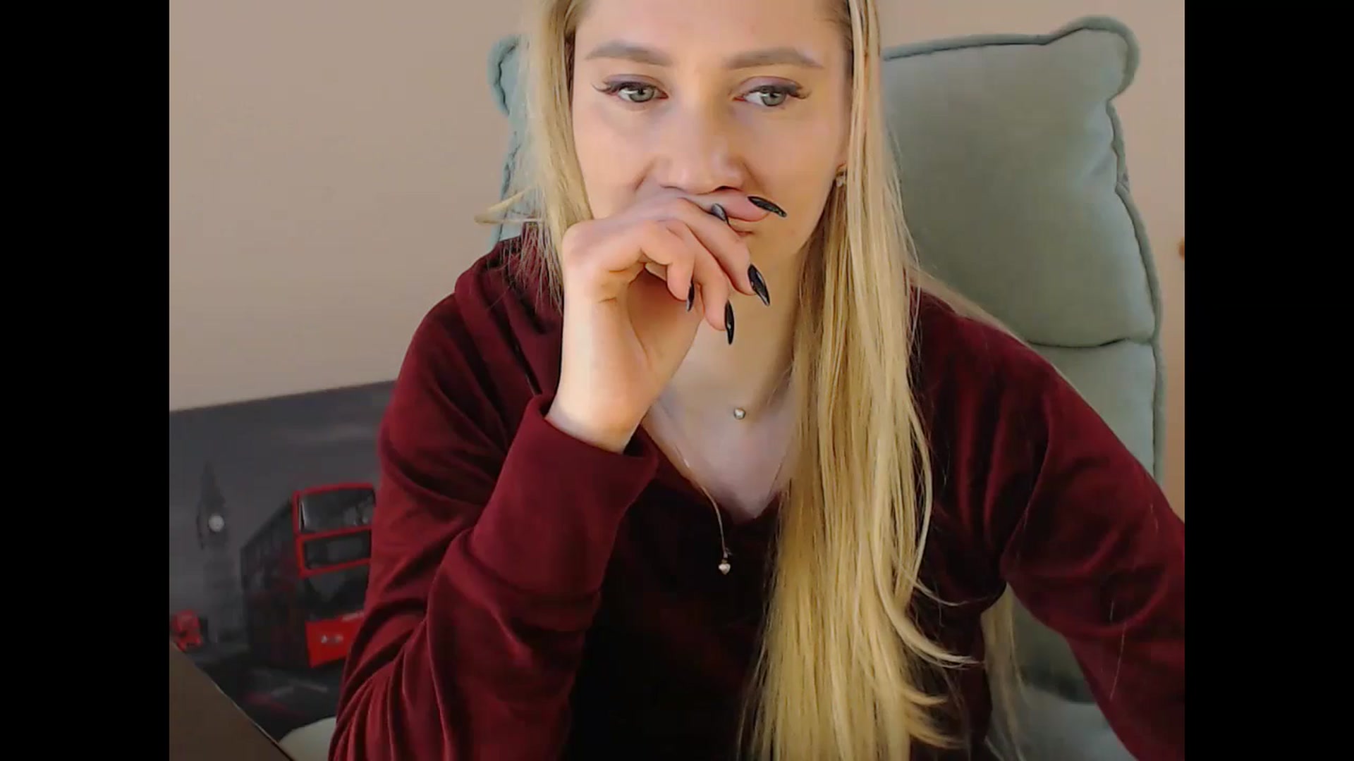 Gallery image thumbnail from Miss_Sylvia's myfreecams stream on, 12/25/2024, 19:29 image 18 of 20