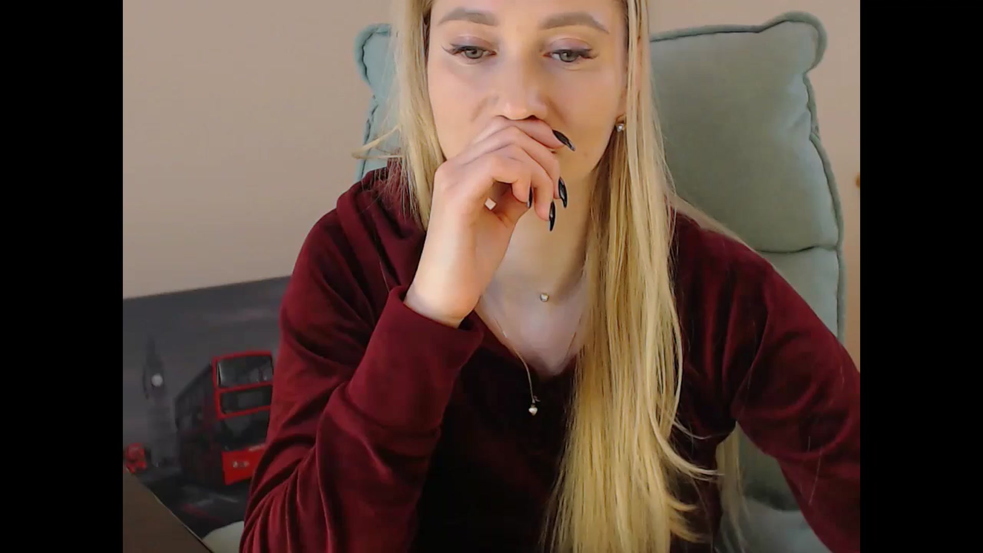 Gallery image thumbnail from Miss_Sylvia's myfreecams stream on, 12/25/2024, 19:29 image 16 of 20