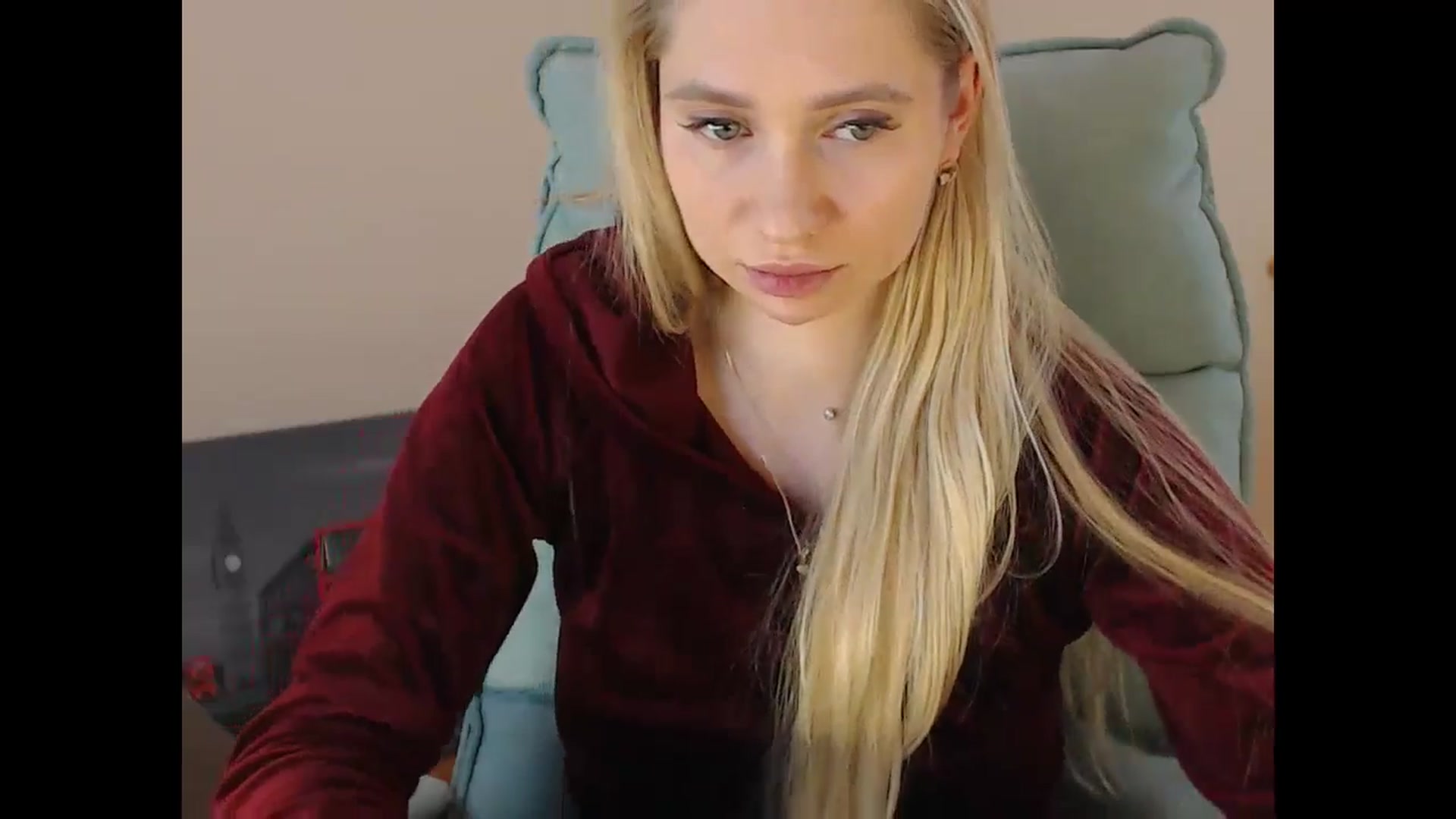 Gallery image thumbnail from Miss_Sylvia's myfreecams stream on, 12/25/2024, 19:29 image 13 of 20