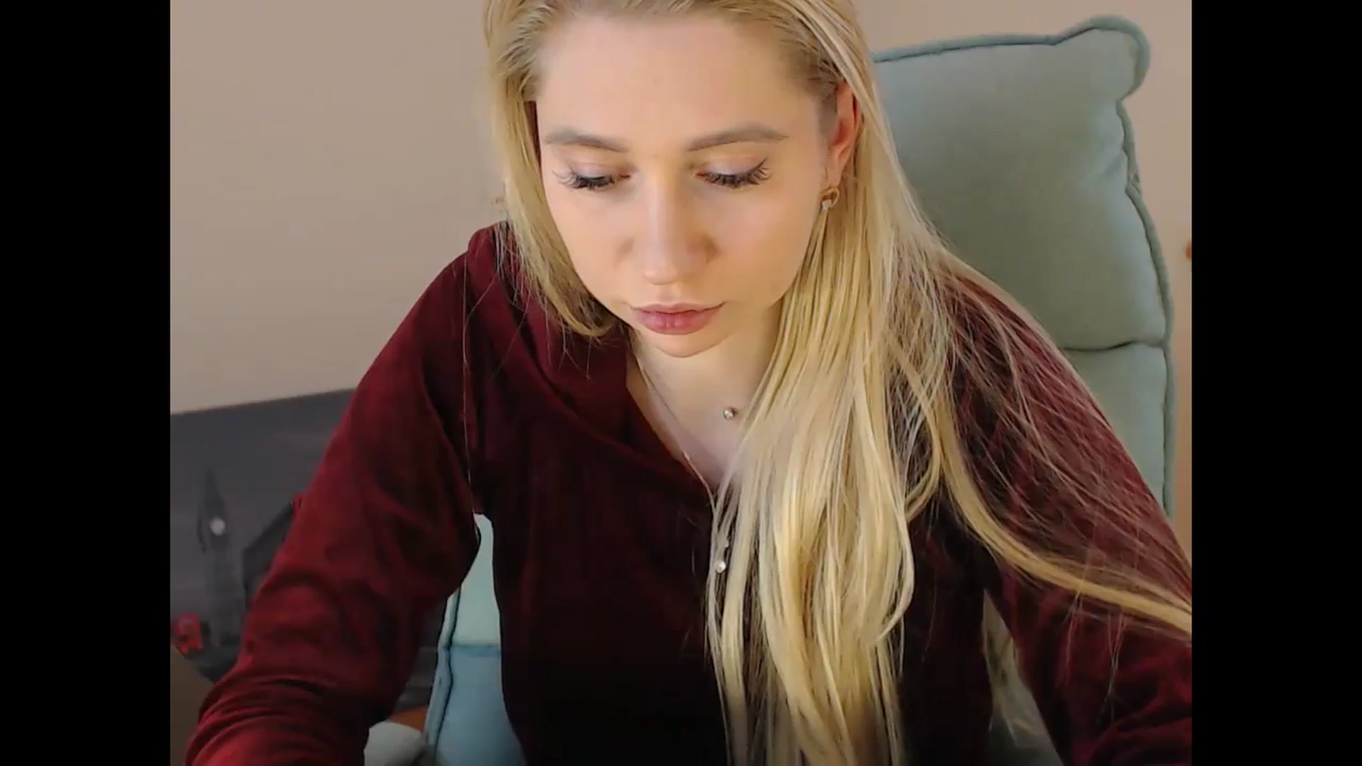 Gallery image thumbnail from Miss_Sylvia's myfreecams stream on, 12/25/2024, 19:29 image 11 of 20