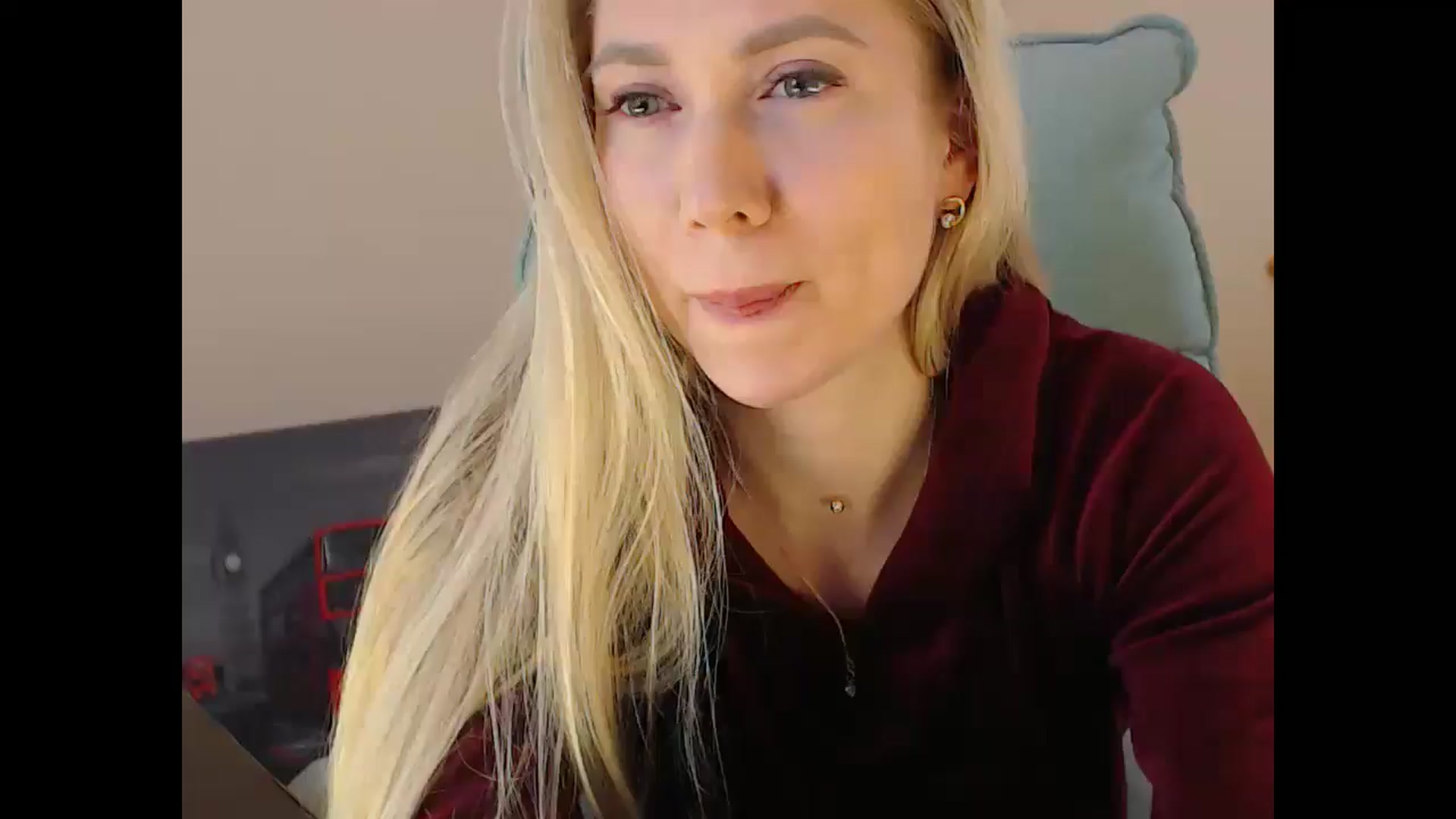 Gallery image thumbnail from Miss_Sylvia's myfreecams stream on, 12/25/2024, 19:29 image 1 of 20