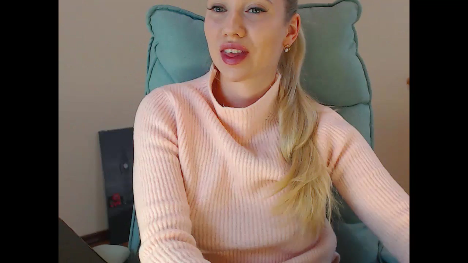 Gallery image thumbnail from Miss_Sylvia's myfreecams stream on, 12/28/2024, 17:12 image 3 of 20