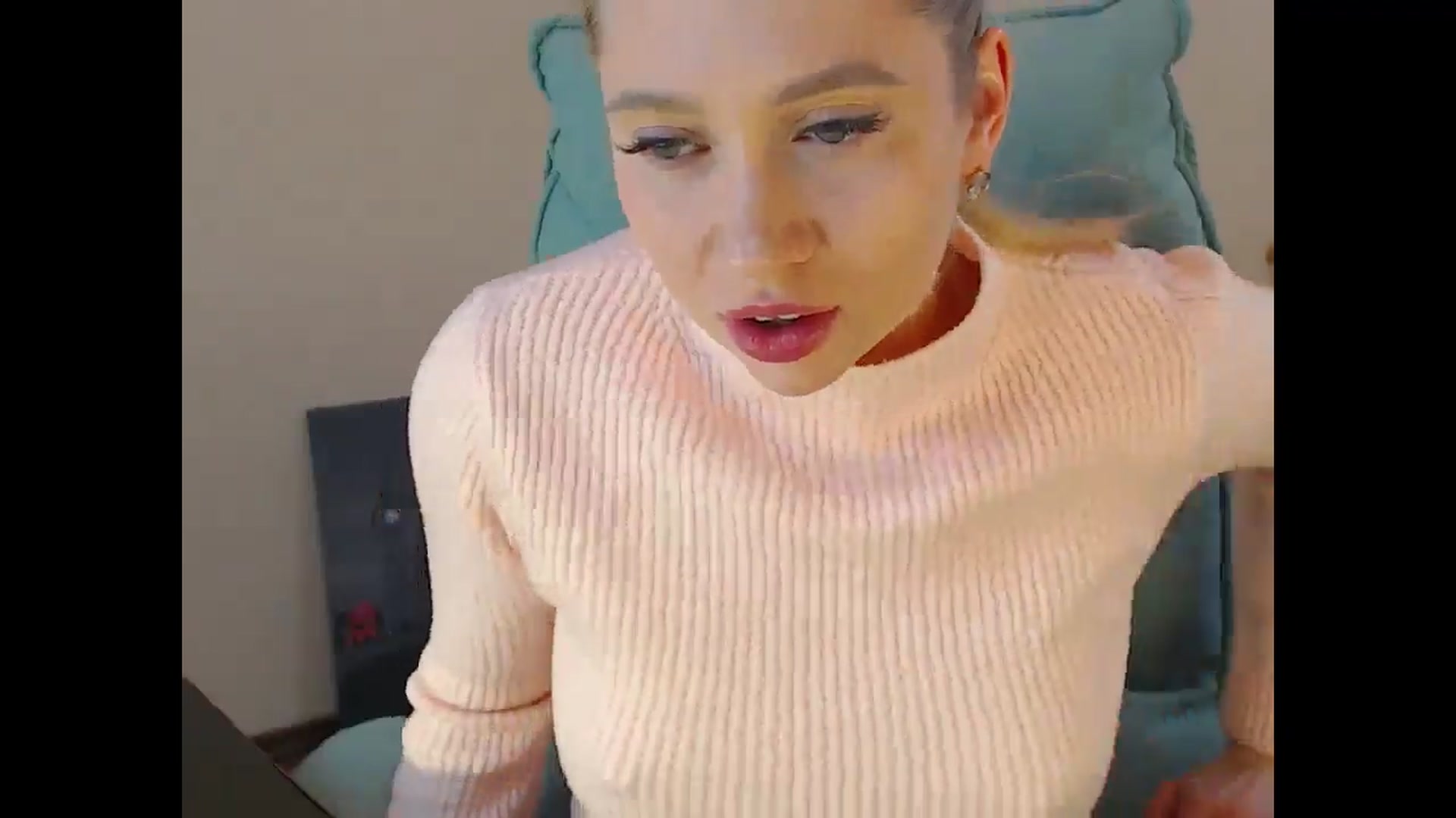 Gallery image thumbnail from Miss_Sylvia's myfreecams stream on, 12/28/2024, 17:12 image 18 of 20