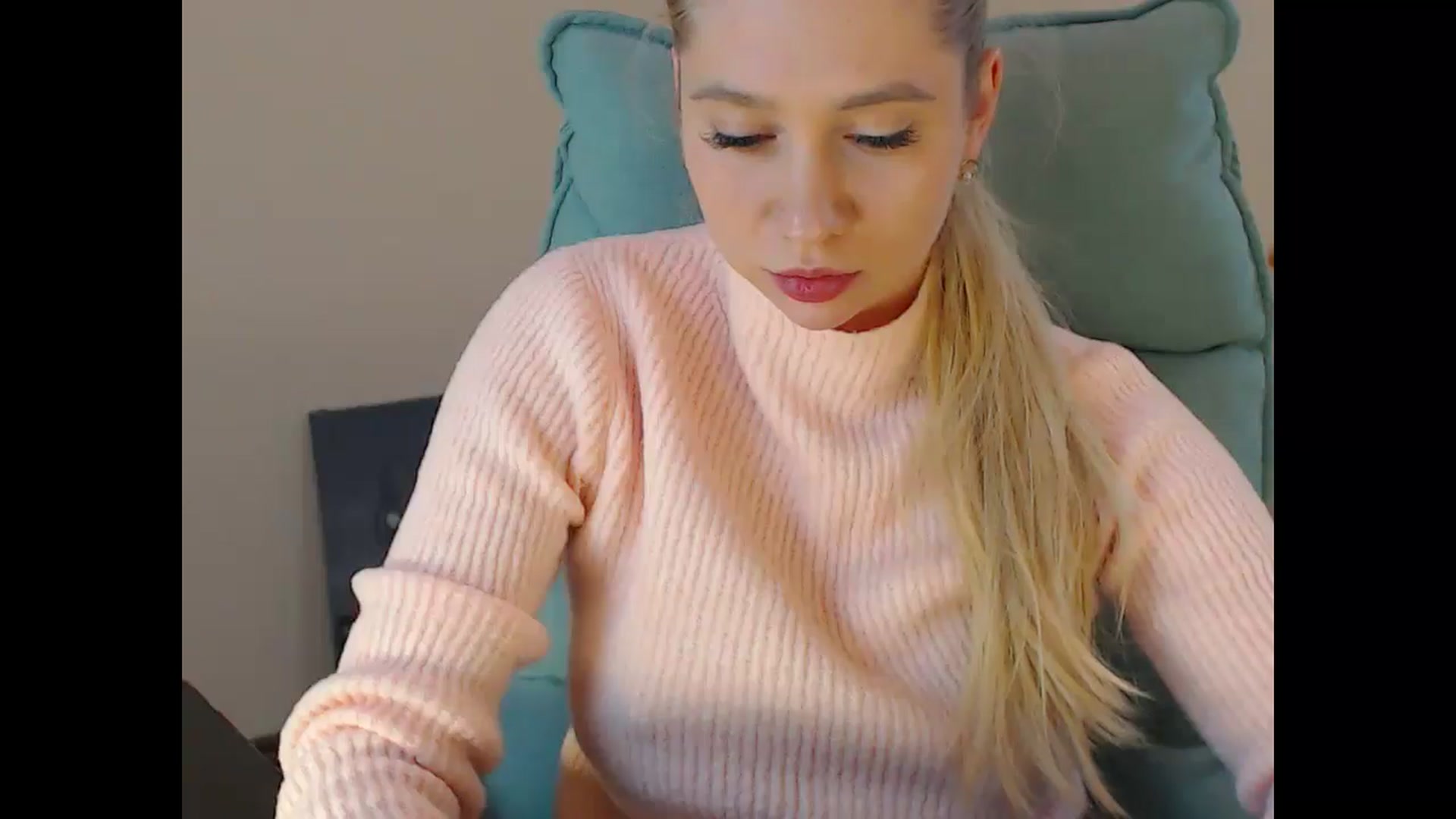 Gallery image thumbnail from Miss_Sylvia's myfreecams stream on, 12/28/2024, 18:44 image 8 of 20