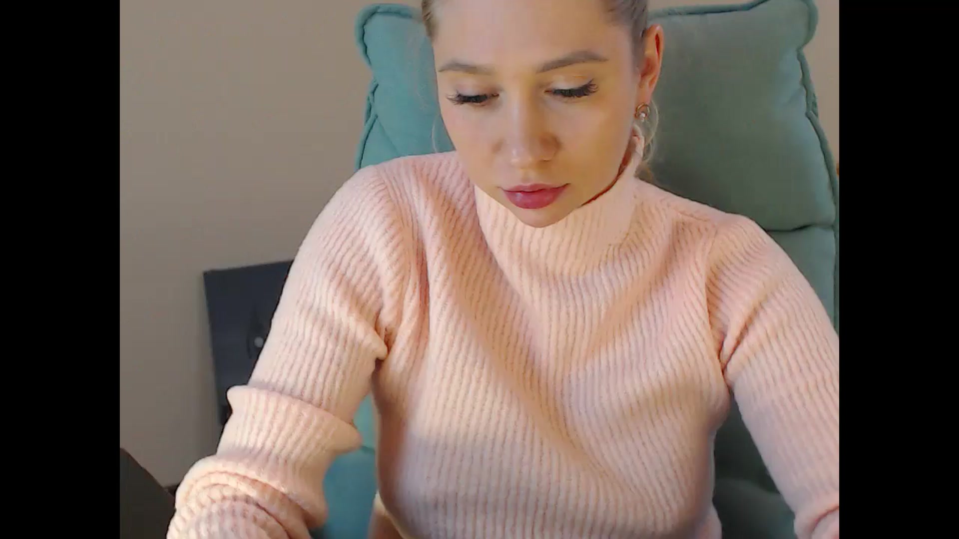Gallery image thumbnail from Miss_Sylvia's myfreecams stream on, 12/28/2024, 18:44 image 6 of 20
