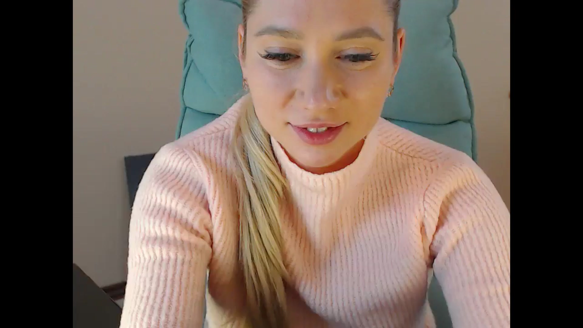 Gallery image thumbnail from Miss_Sylvia's myfreecams stream on, 12/28/2024, 20:56 image 16 of 20