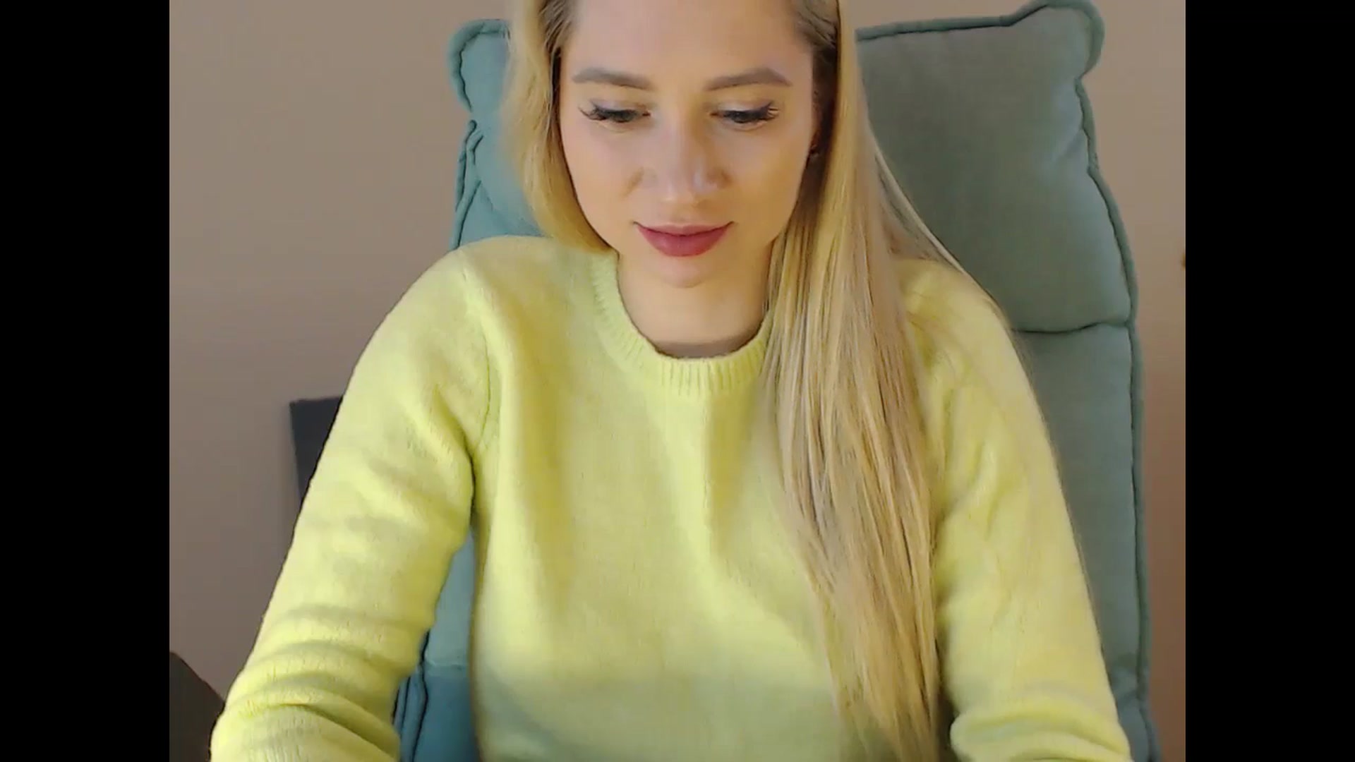 Gallery image thumbnail from Miss_Sylvia's myfreecams stream on, 12/29/2024, 17:13 image 15 of 20