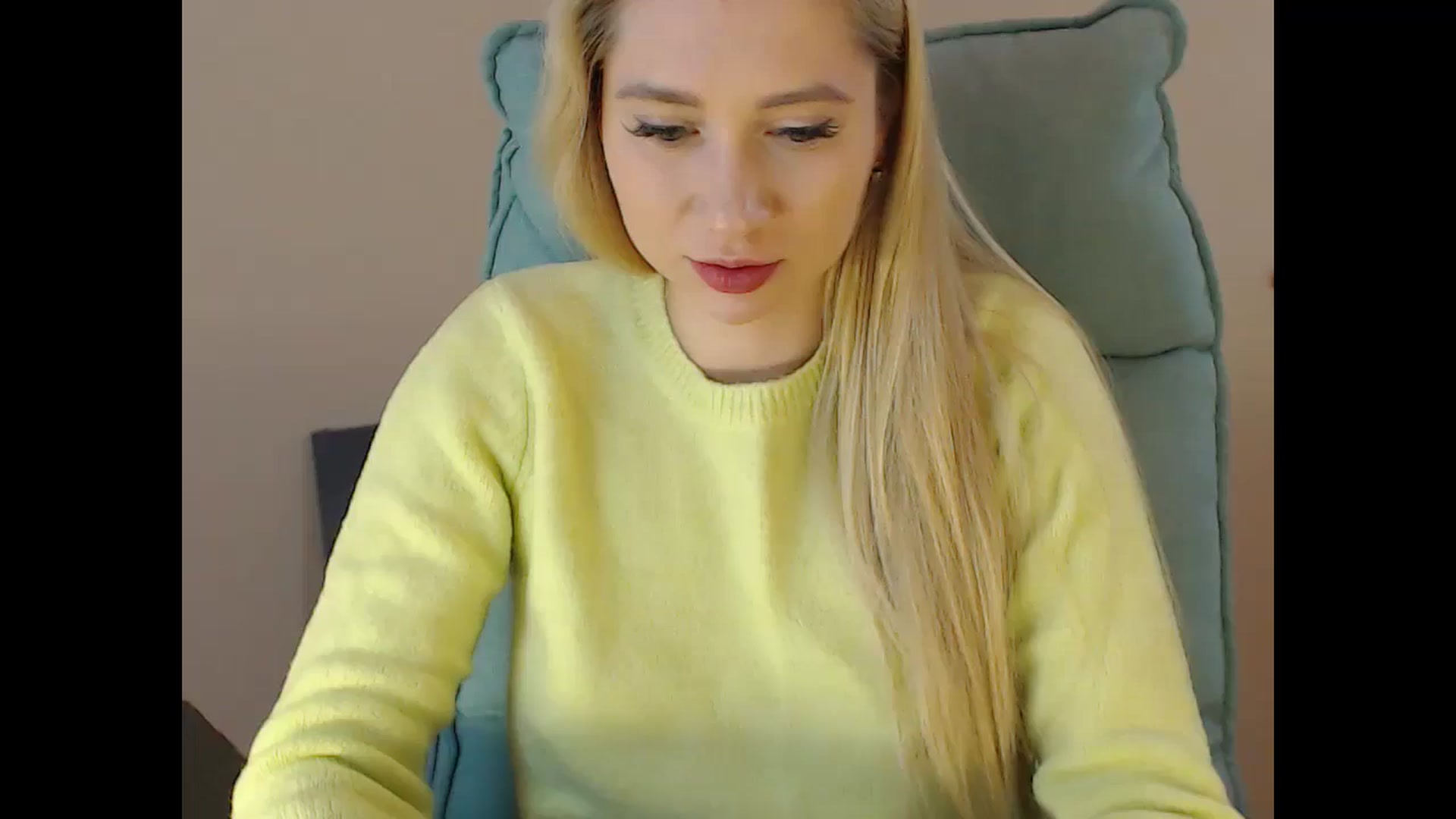 Gallery image thumbnail from Miss_Sylvia's myfreecams stream on, 12/29/2024, 17:13 image 13 of 20