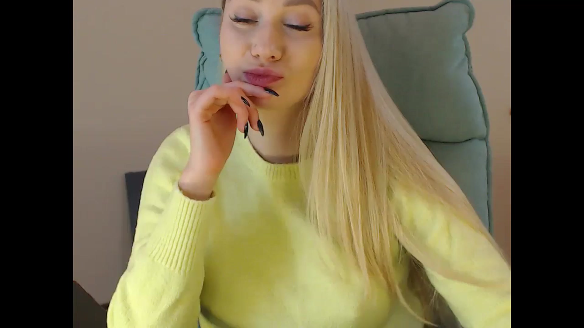 Gallery image thumbnail from Miss_Sylvia's myfreecams stream on, 12/29/2024, 17:13 image 10 of 20