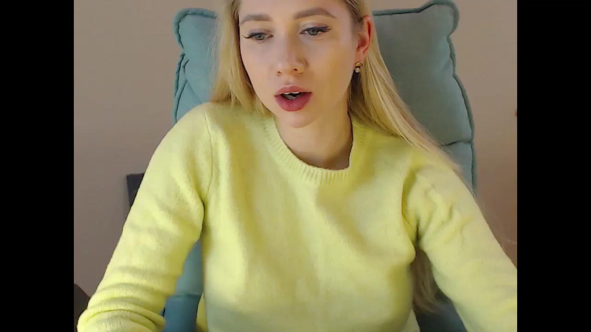 Gallery image thumbnail from Miss_Sylvia's myfreecams stream on, 12/29/2024, 17:13 image 3 of 20