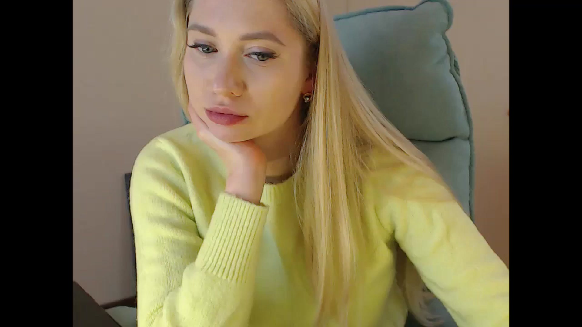 Gallery image thumbnail from Miss_Sylvia's myfreecams stream on, 12/29/2024, 18:10 image 18 of 20