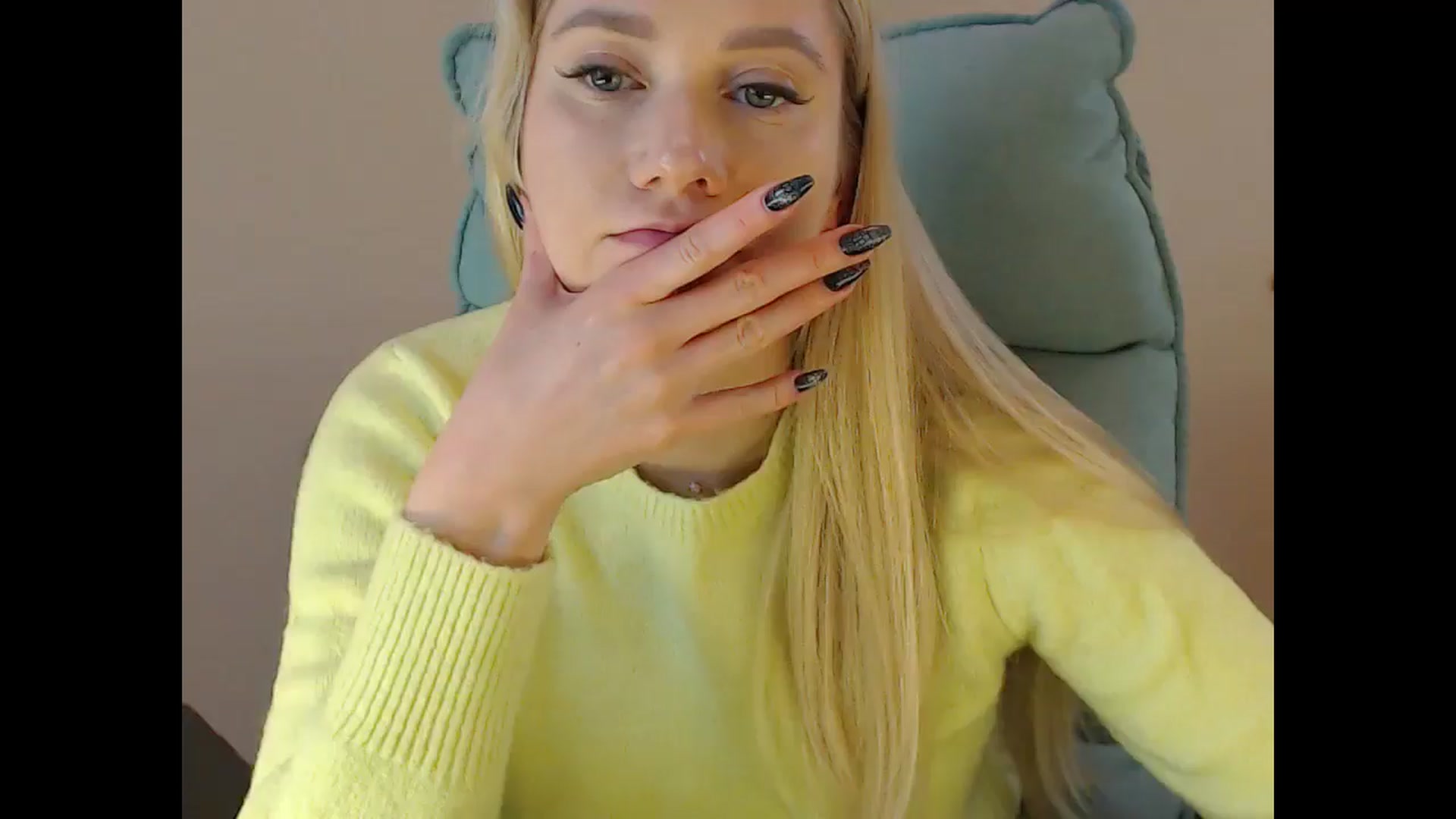 Gallery image thumbnail from Miss_Sylvia's myfreecams stream on, 12/29/2024, 18:10 image 15 of 20