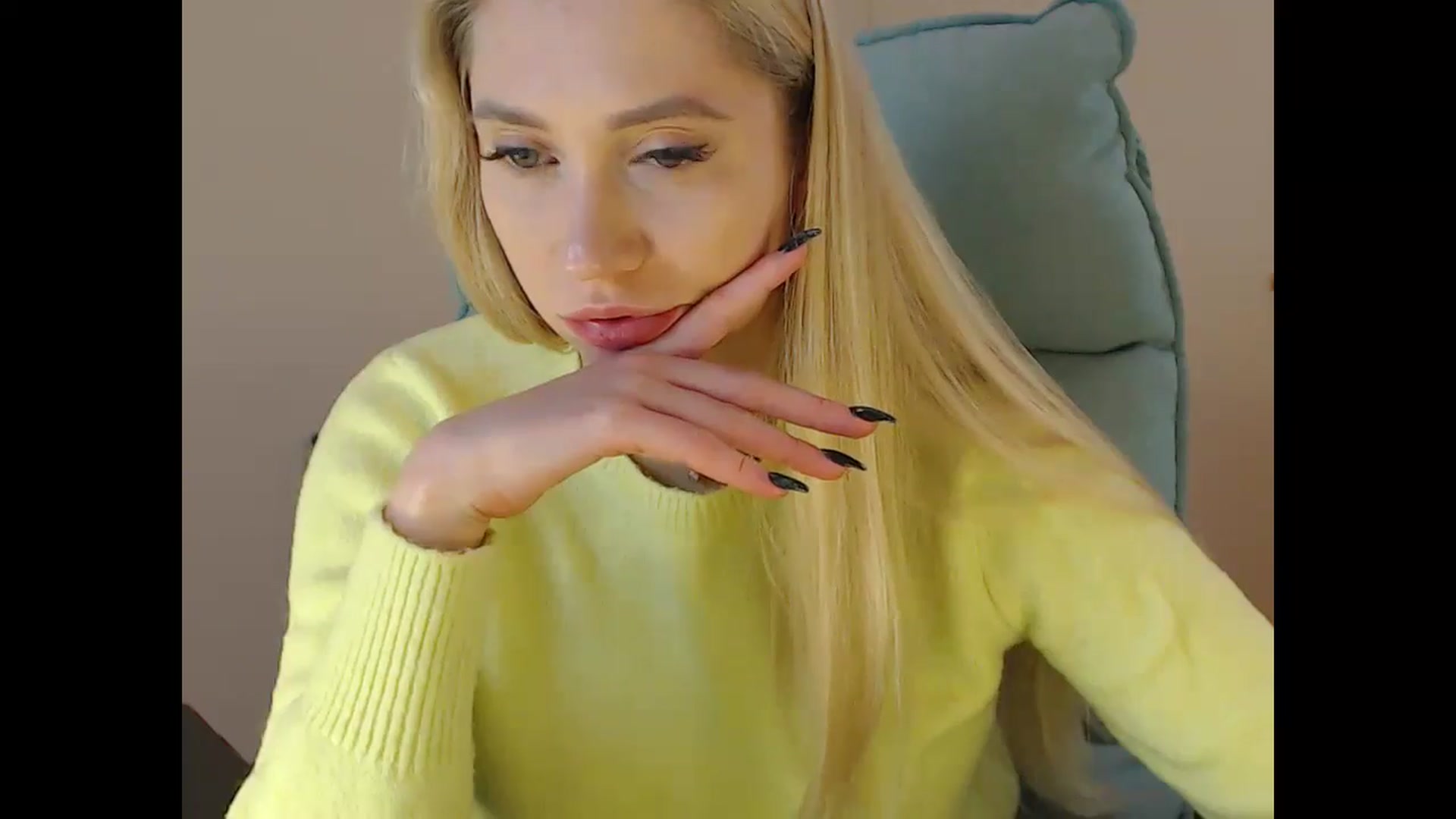 Gallery image thumbnail from Miss_Sylvia's myfreecams stream on, 12/29/2024, 18:10 image 16 of 20