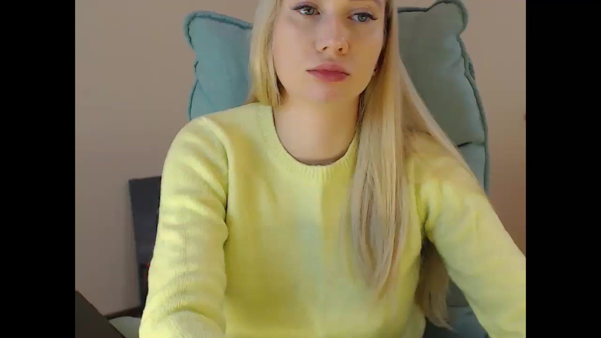 Gallery image thumbnail from Miss_Sylvia's myfreecams stream on, 12/29/2024, 18:10 image 17 of 20