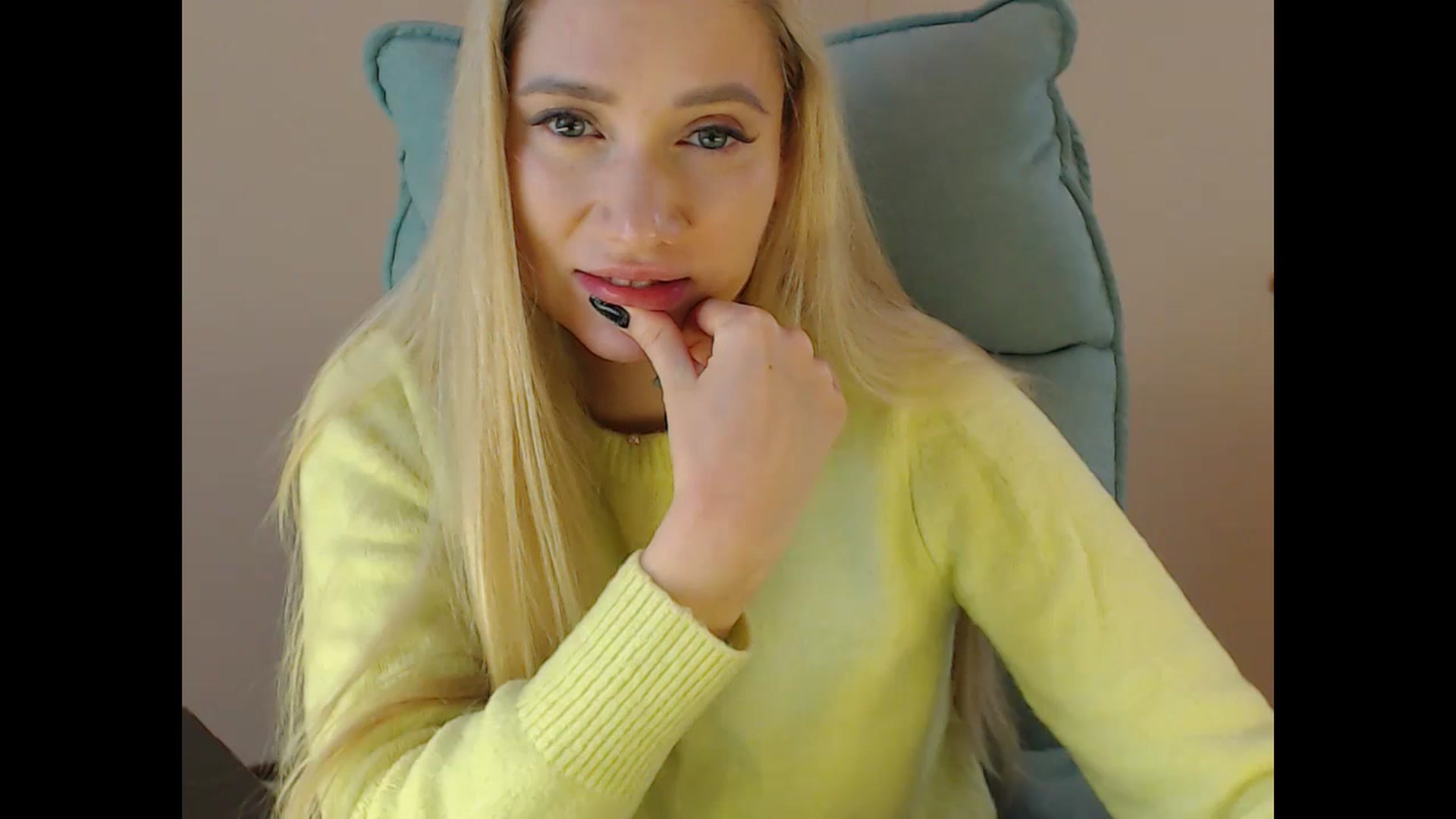 Gallery image thumbnail from Miss_Sylvia's myfreecams stream on, 12/29/2024, 20:38 image 17 of 20
