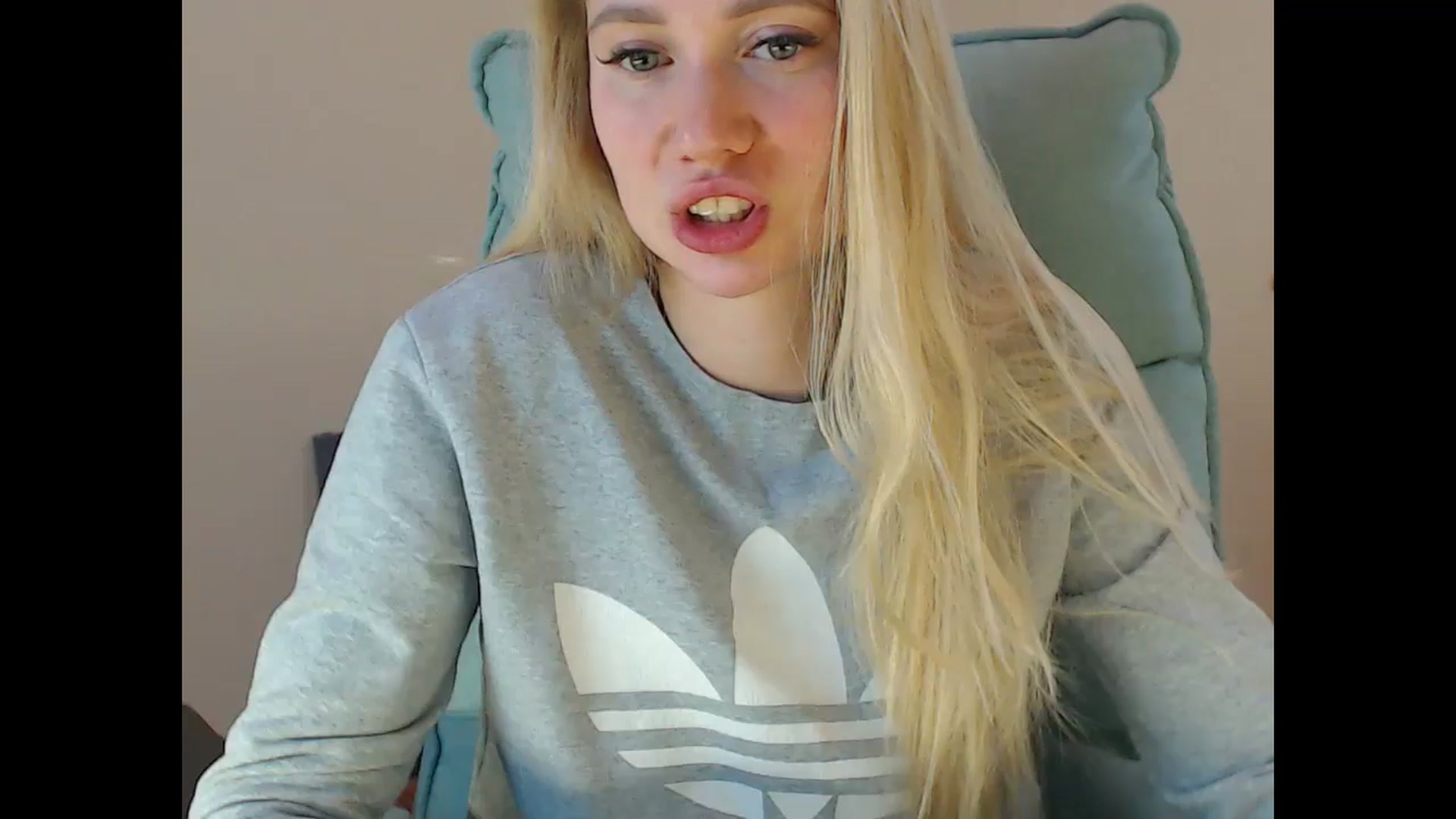 Gallery image thumbnail from Miss_Sylvia's myfreecams stream on, 12/31/2024, 17:15 image 18 of 20