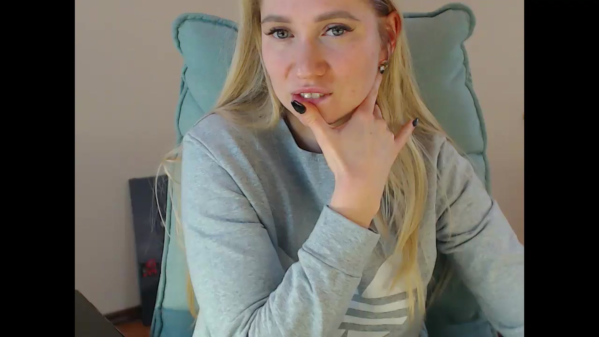 Gallery image thumbnail from Miss_Sylvia's myfreecams stream on, 12/31/2024, 17:15 image 4 of 20