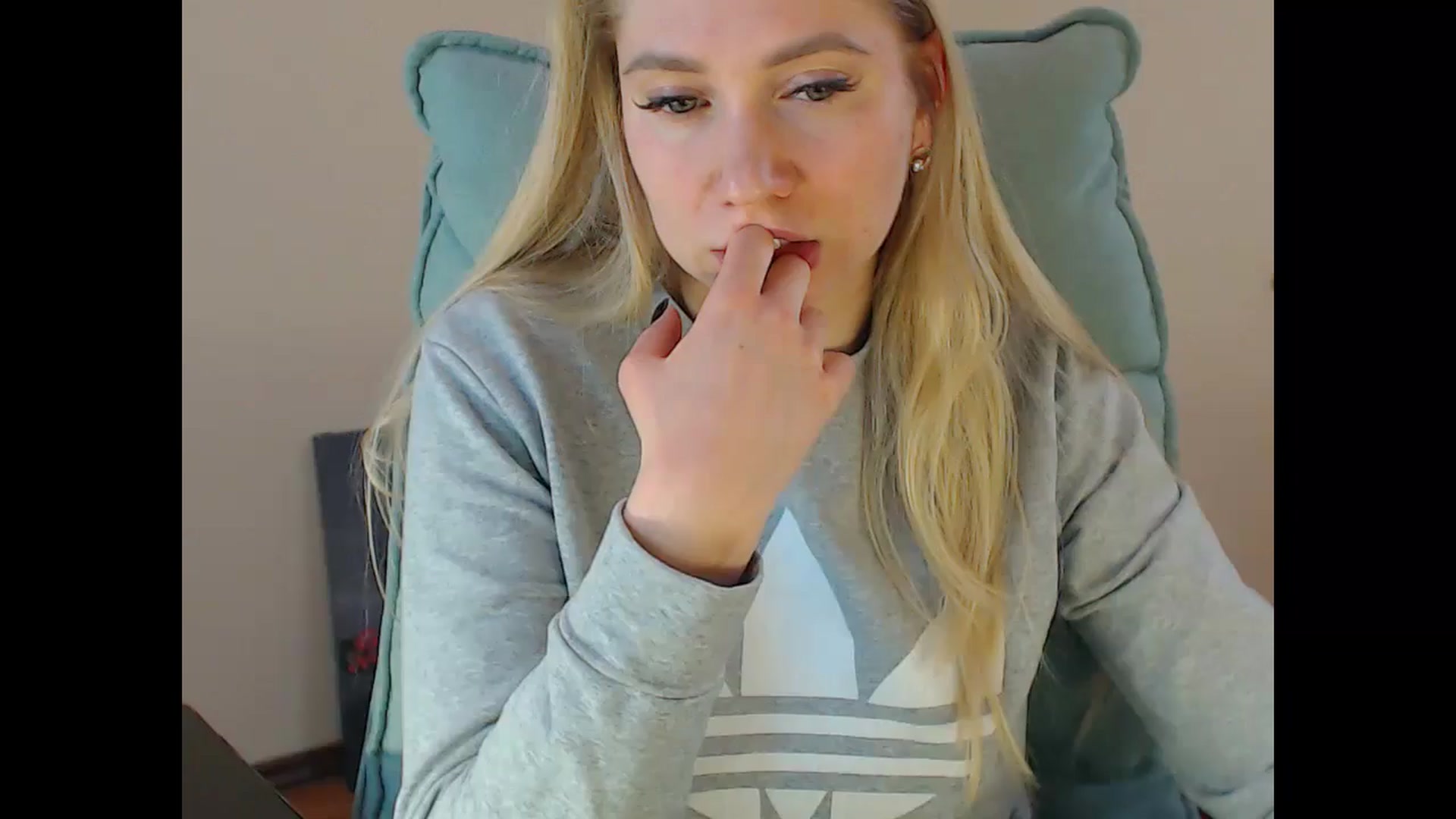 Gallery image thumbnail from Miss_Sylvia's myfreecams stream on, 12/31/2024, 17:15 image 8 of 20