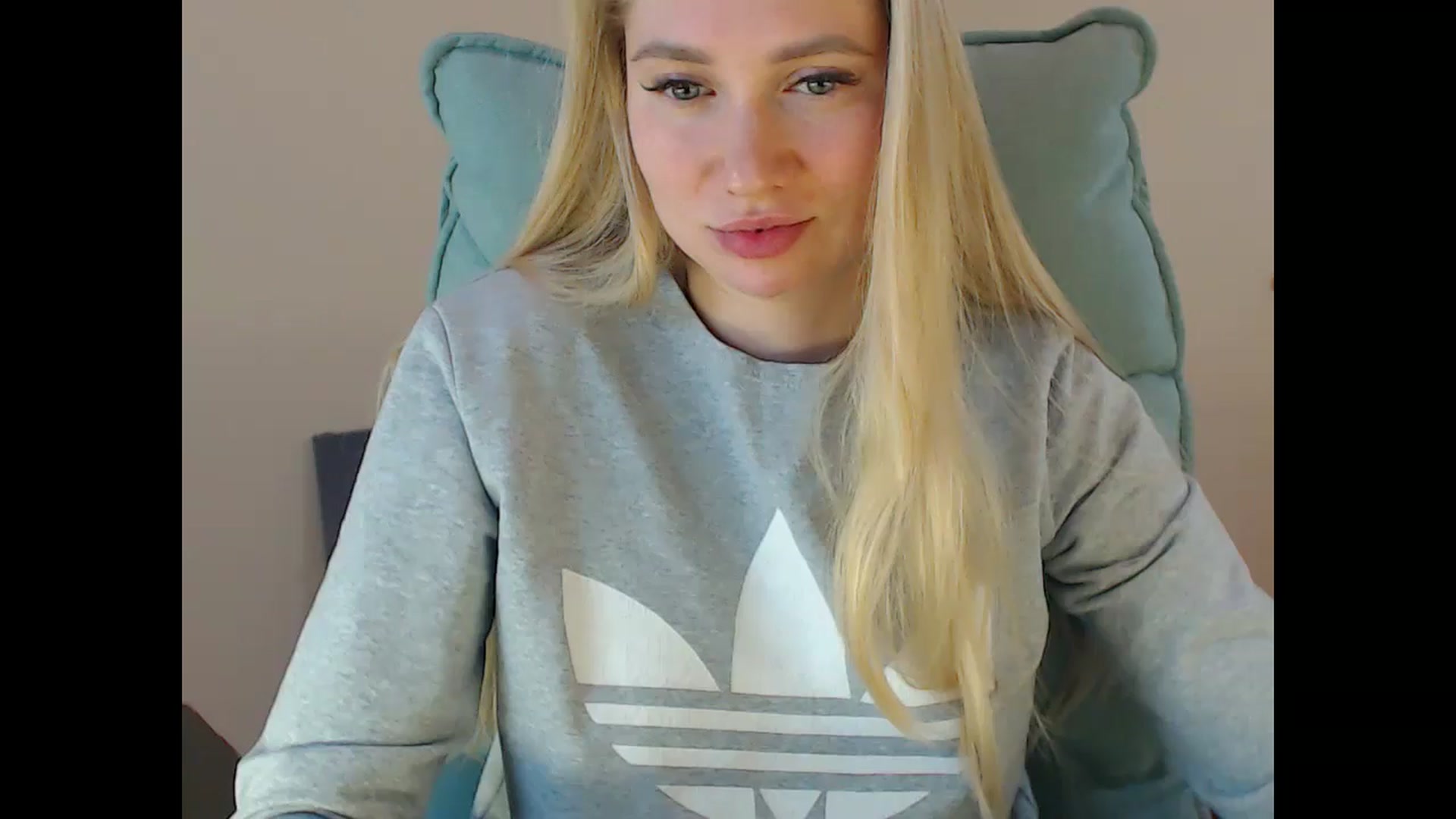 Gallery image thumbnail from Miss_Sylvia's myfreecams stream on, 12/31/2024, 17:15 image 3 of 20