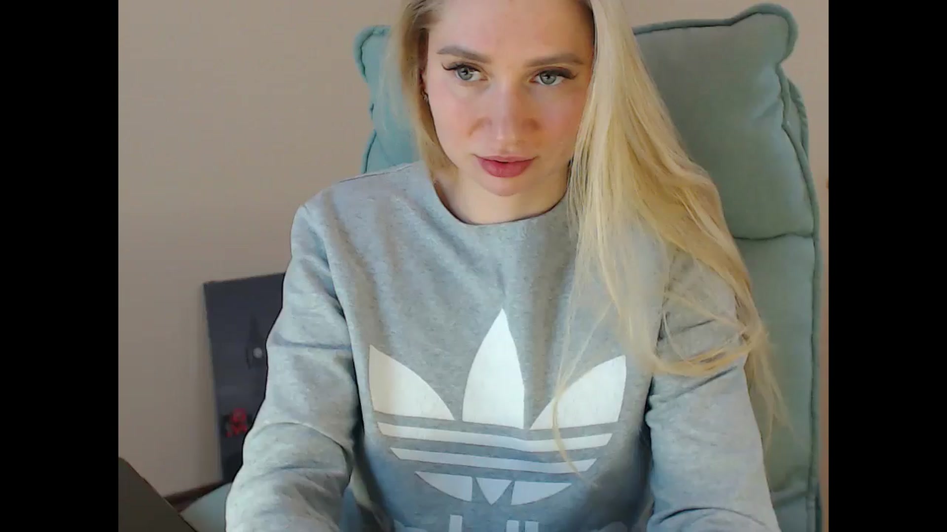 Gallery image thumbnail from Miss_Sylvia's myfreecams stream on, 12/31/2024, 17:15 image 20 of 20