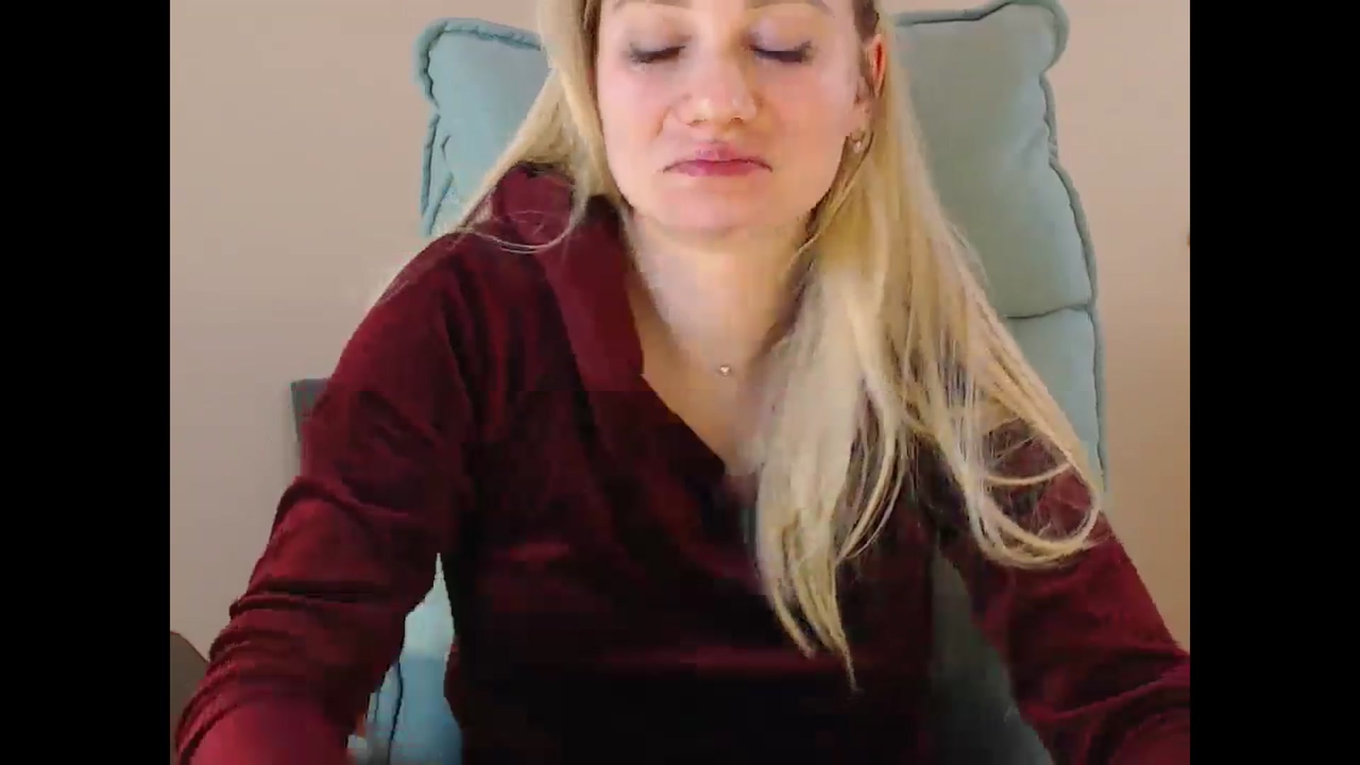 Gallery image thumbnail from Miss_Sylvia's myfreecams stream on, 01/01/2025, 18:53 image 12 of 20