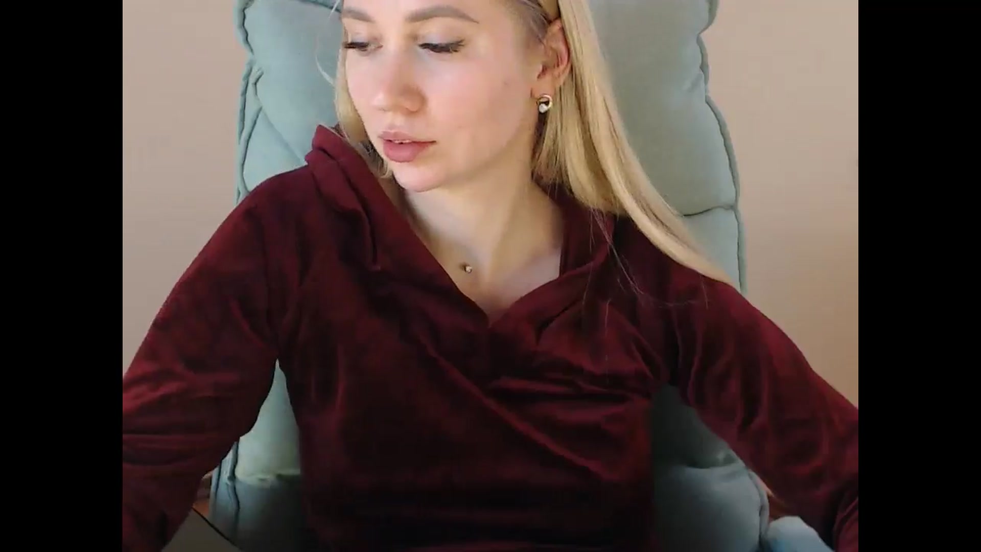 Gallery image thumbnail from Miss_Sylvia's myfreecams stream on, 01/01/2025, 21:21 image 14 of 20