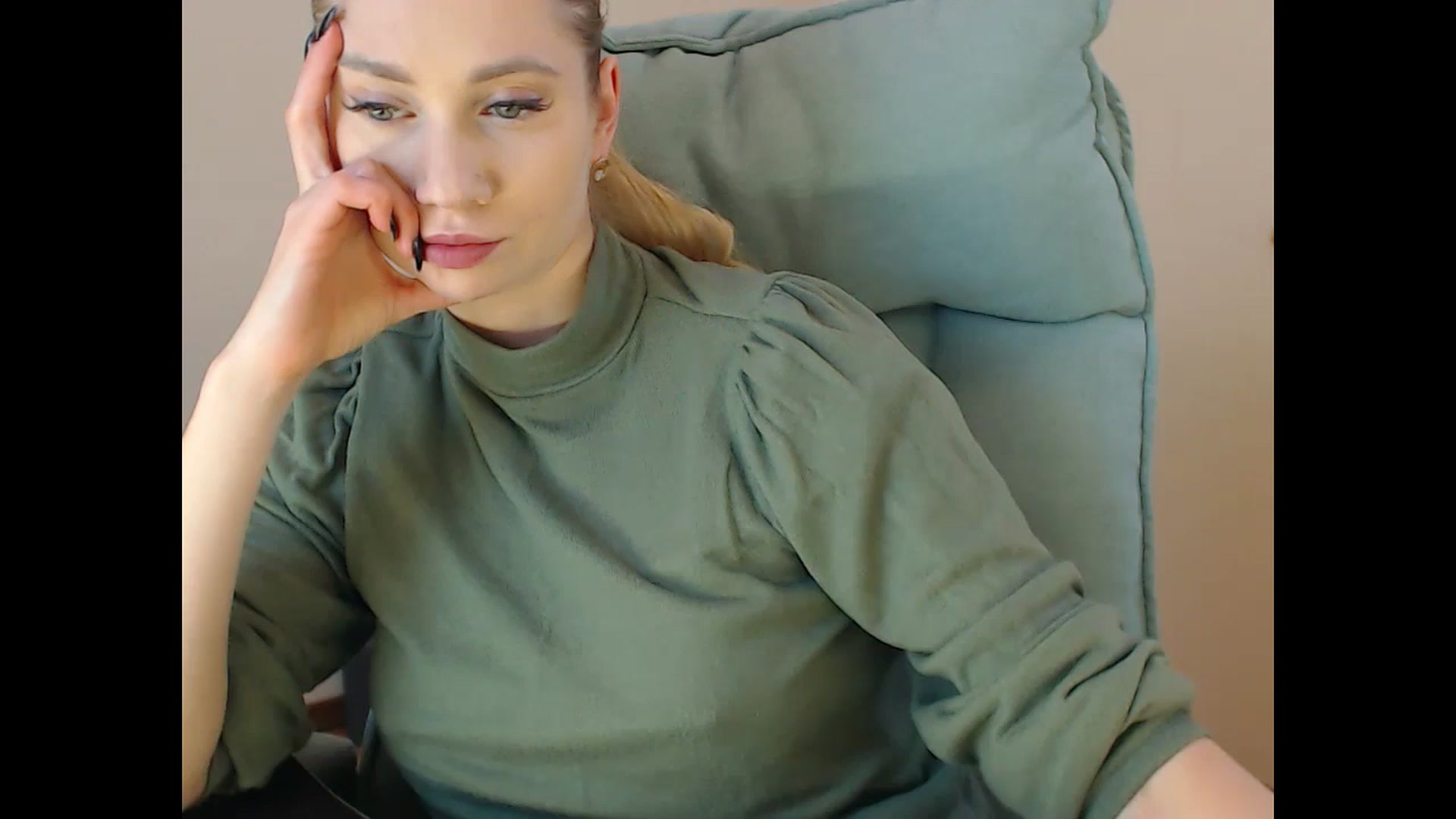 Gallery image thumbnail from Miss_Sylvia's myfreecams stream on, 01/02/2025, 15:33 image 9 of 20
