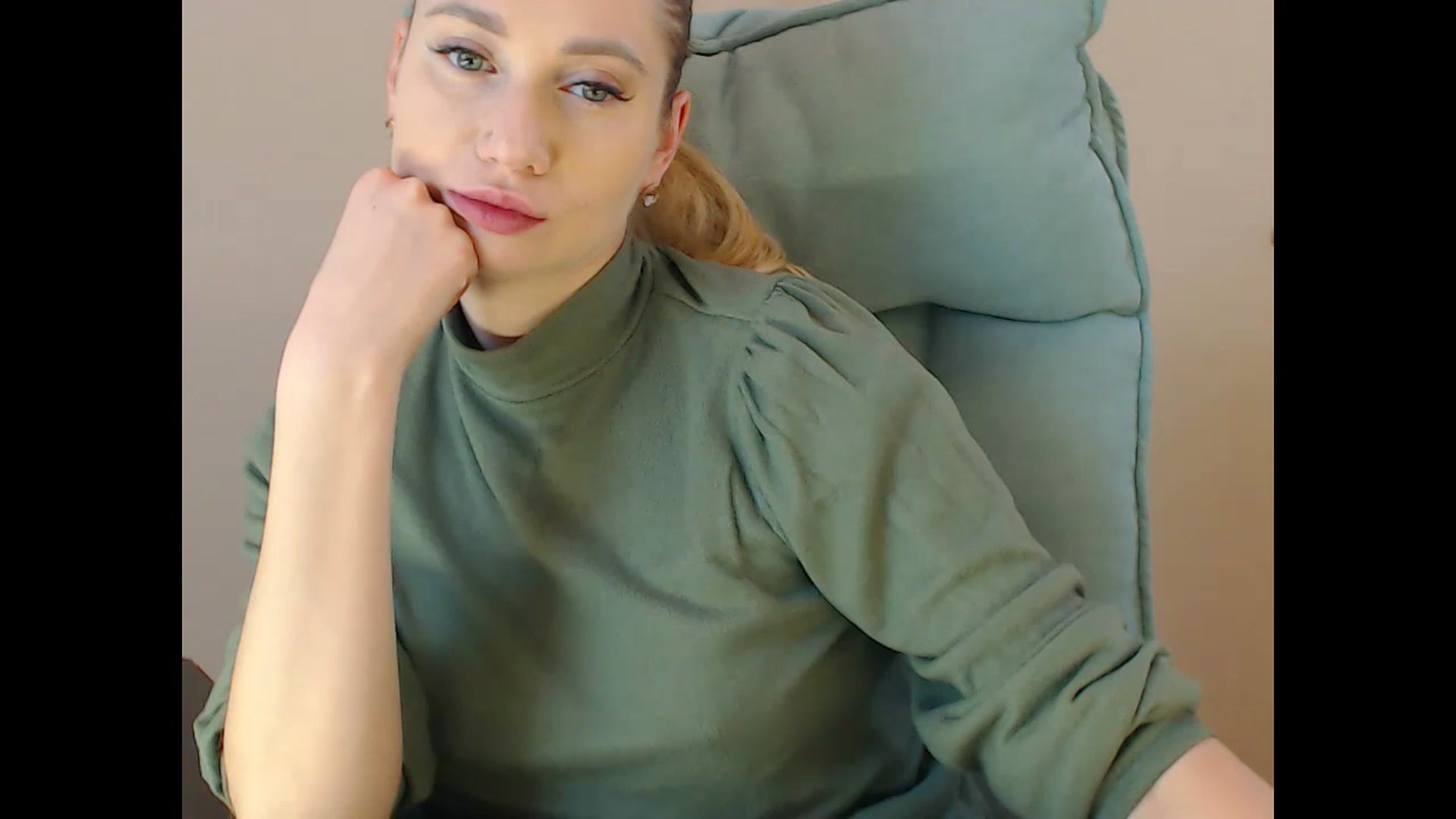 Gallery image thumbnail from Miss_Sylvia's myfreecams stream on, 01/02/2025, 15:33 image 8 of 20