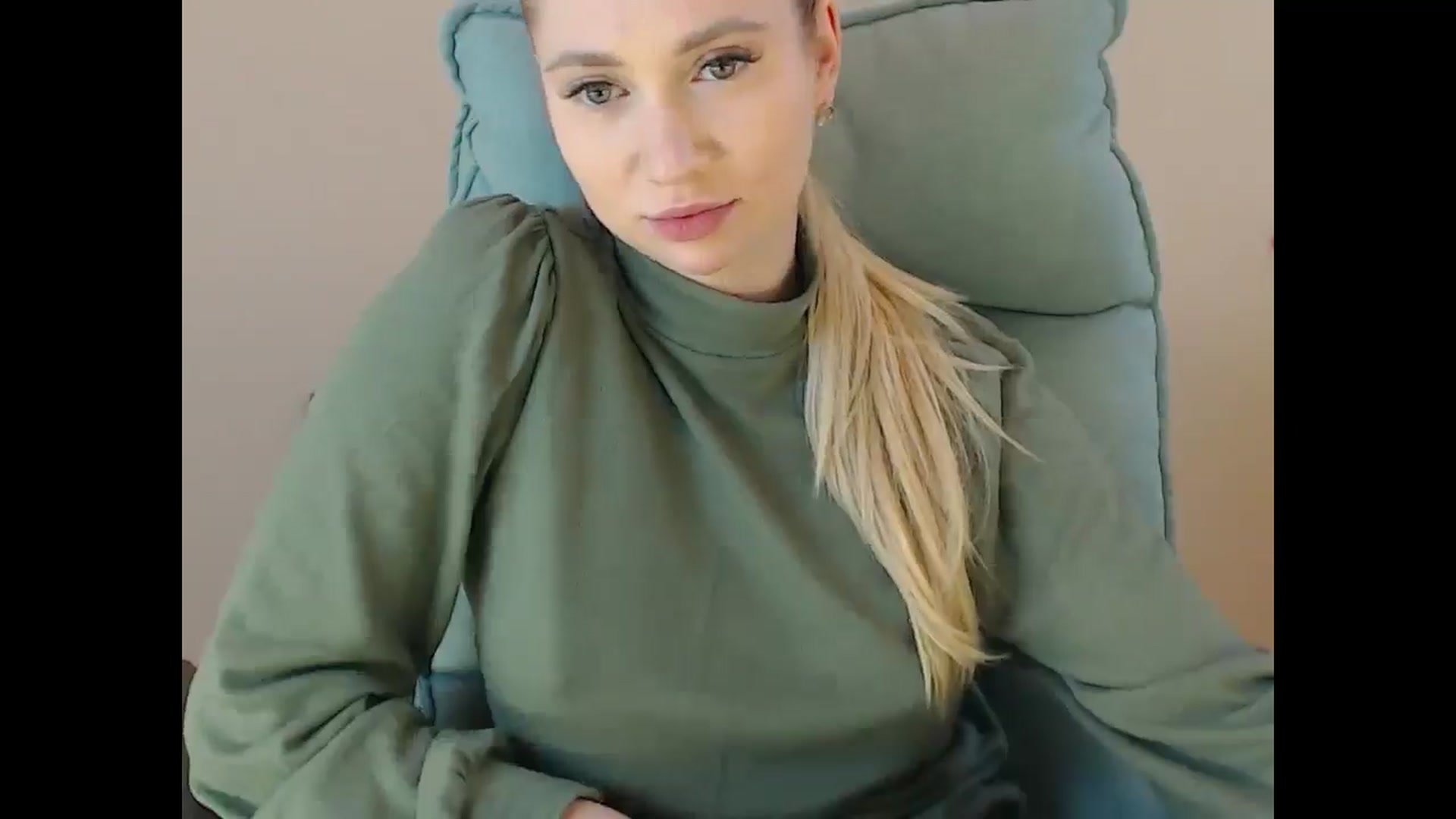 Gallery image thumbnail from Miss_Sylvia's myfreecams stream on, 01/02/2025, 17:03 image 17 of 20