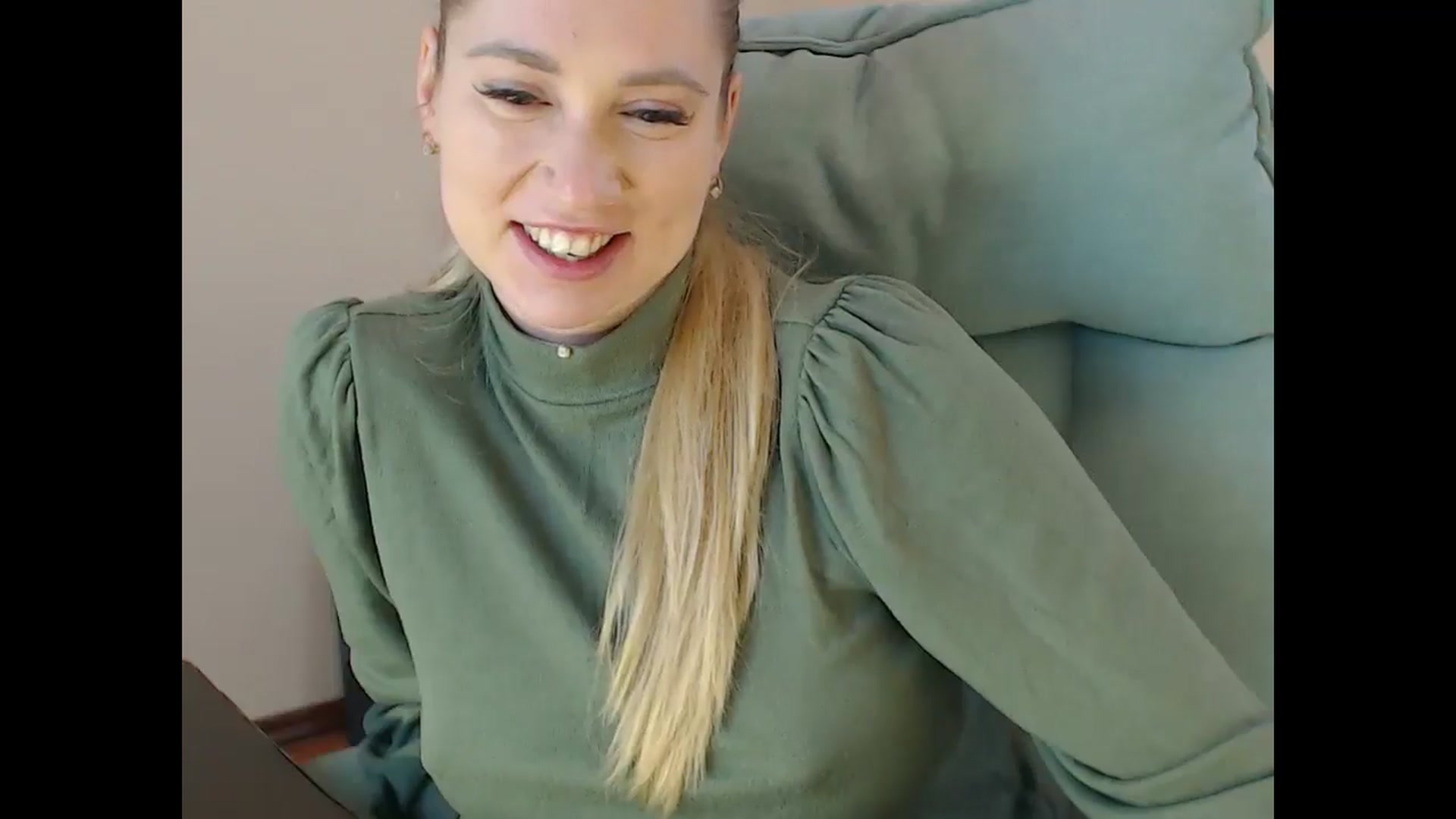 Gallery image thumbnail from Miss_Sylvia's myfreecams stream on, 01/02/2025, 18:34 image 14 of 20