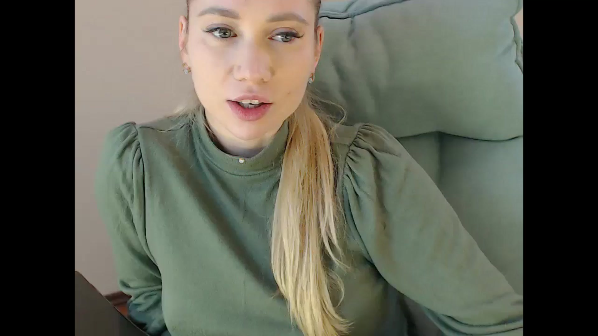 Gallery image thumbnail from Miss_Sylvia's myfreecams stream on, 01/02/2025, 18:34 image 3 of 20