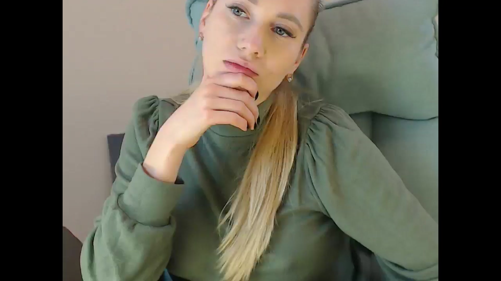 Gallery image thumbnail from Miss_Sylvia's myfreecams stream on, 01/02/2025, 18:34 image 16 of 20