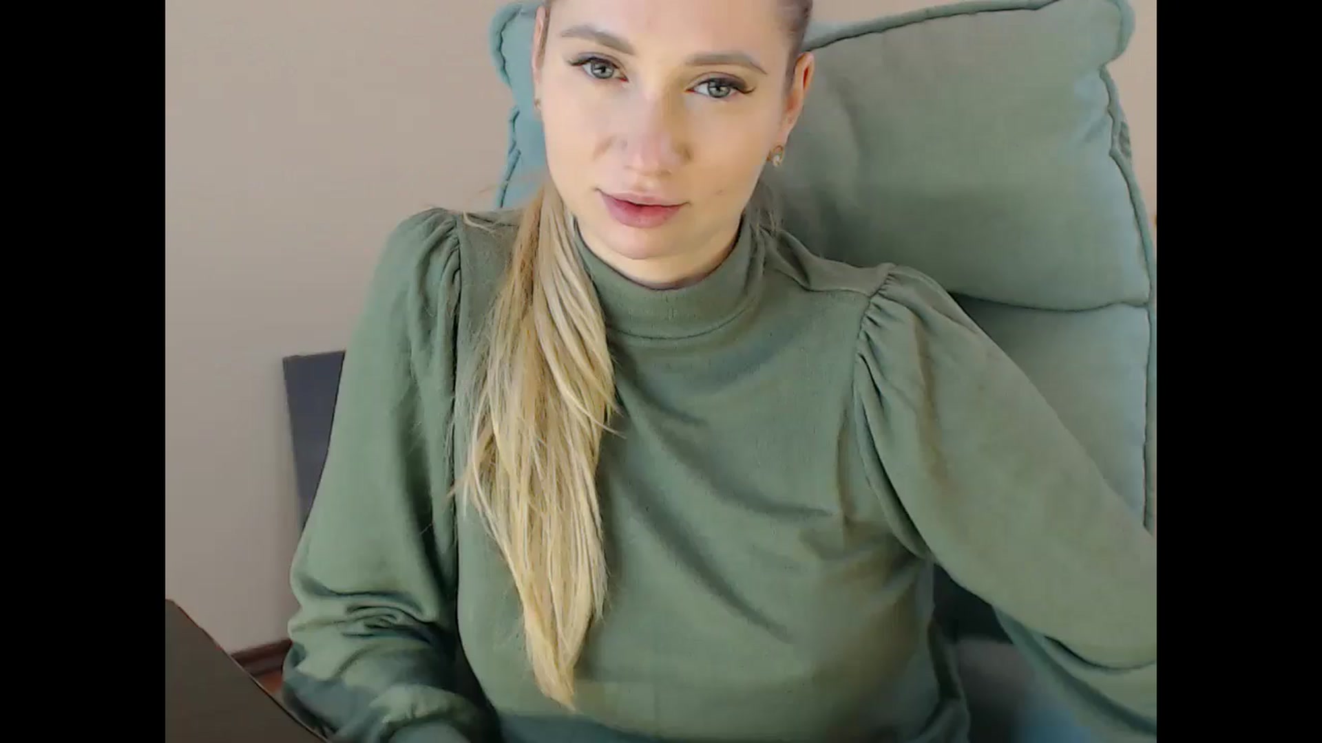 Gallery image thumbnail from Miss_Sylvia's myfreecams stream on, 01/02/2025, 19:58 image 17 of 20