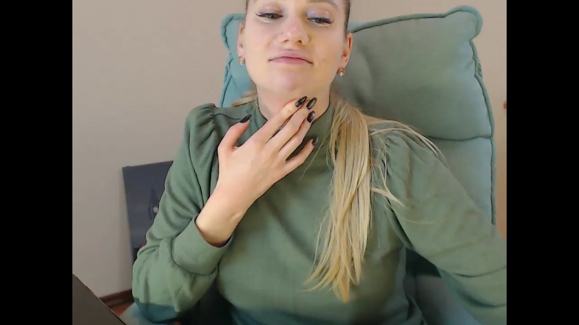 Gallery image thumbnail from Miss_Sylvia's myfreecams stream on, 01/02/2025, 20:28 image 6 of 20