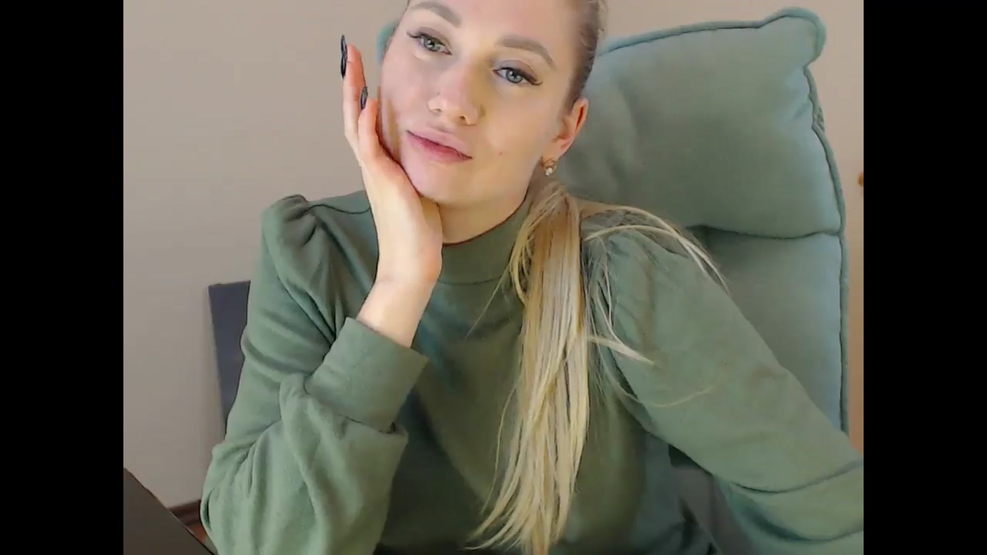 Gallery image thumbnail from Miss_Sylvia's myfreecams stream on, 01/02/2025, 20:28 image 4 of 20