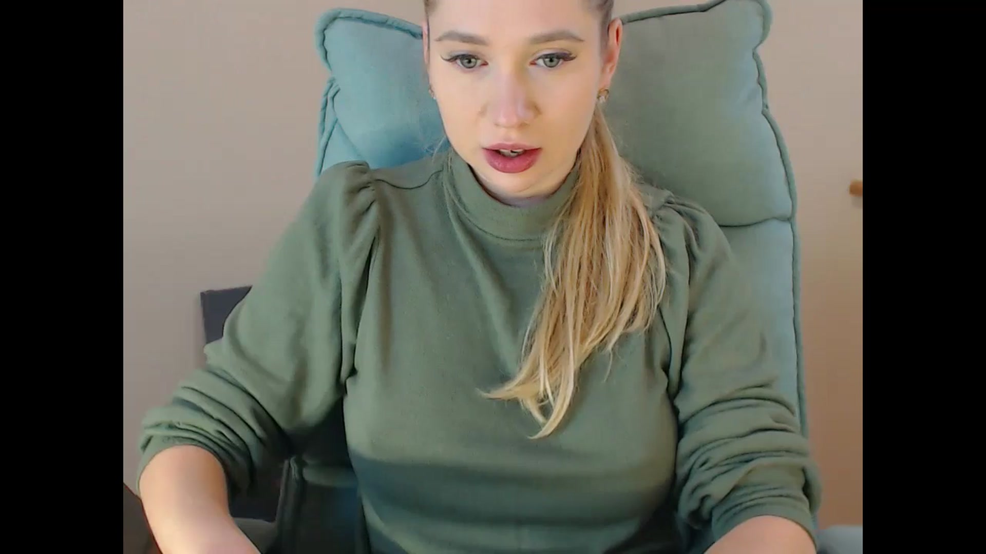 Gallery image thumbnail from Miss_Sylvia's myfreecams stream on, 01/09/2025, 17:01 image 5 of 20