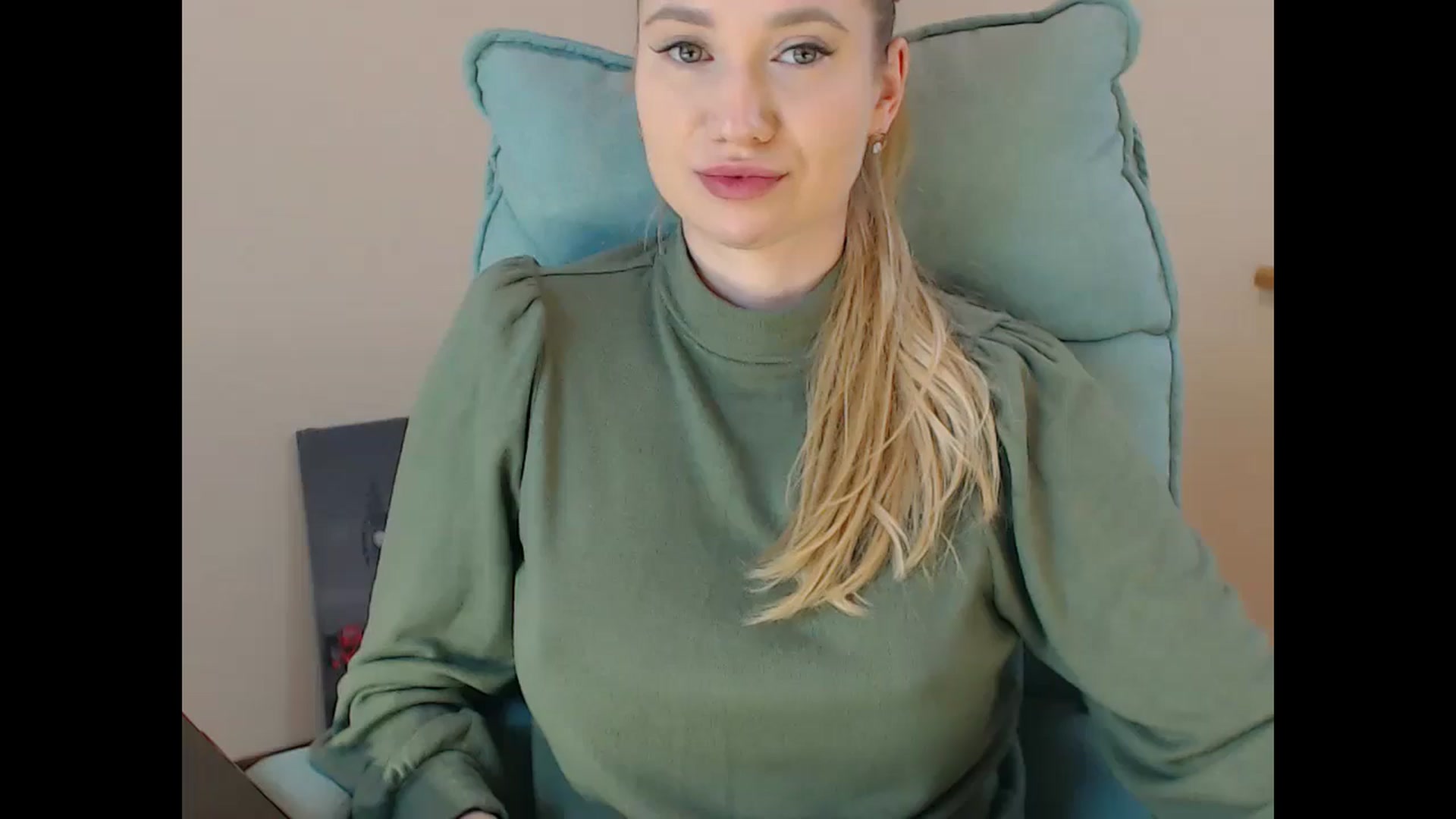 Gallery image thumbnail from Miss_Sylvia's myfreecams stream on, 01/09/2025, 17:01 image 1 of 20