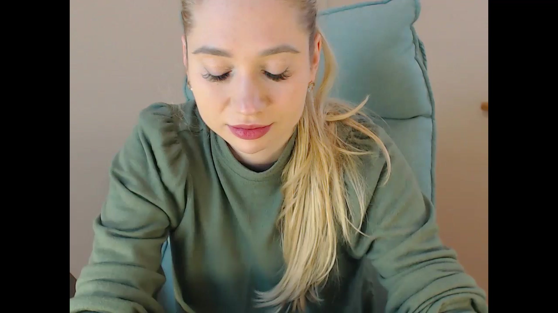 Gallery image thumbnail from Miss_Sylvia's myfreecams stream on, 01/09/2025, 17:01 image 14 of 20