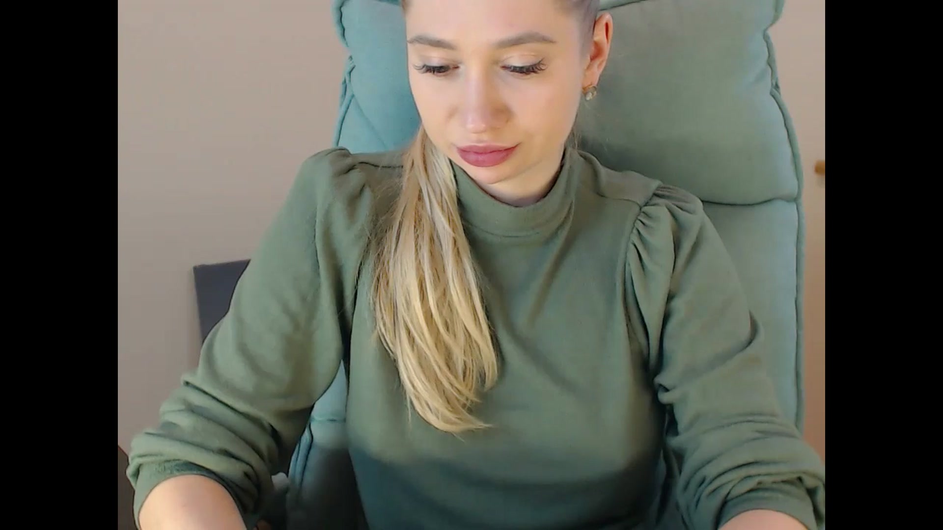 Gallery image thumbnail from Miss_Sylvia's myfreecams stream on, 01/09/2025, 17:24 image 12 of 20