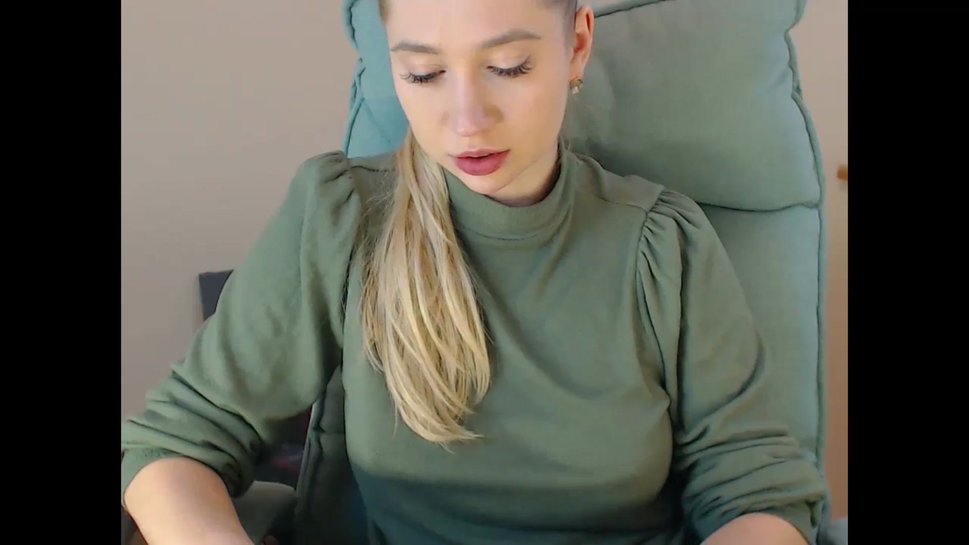 Gallery image thumbnail from Miss_Sylvia's myfreecams stream on, 01/09/2025, 17:24 image 7 of 20