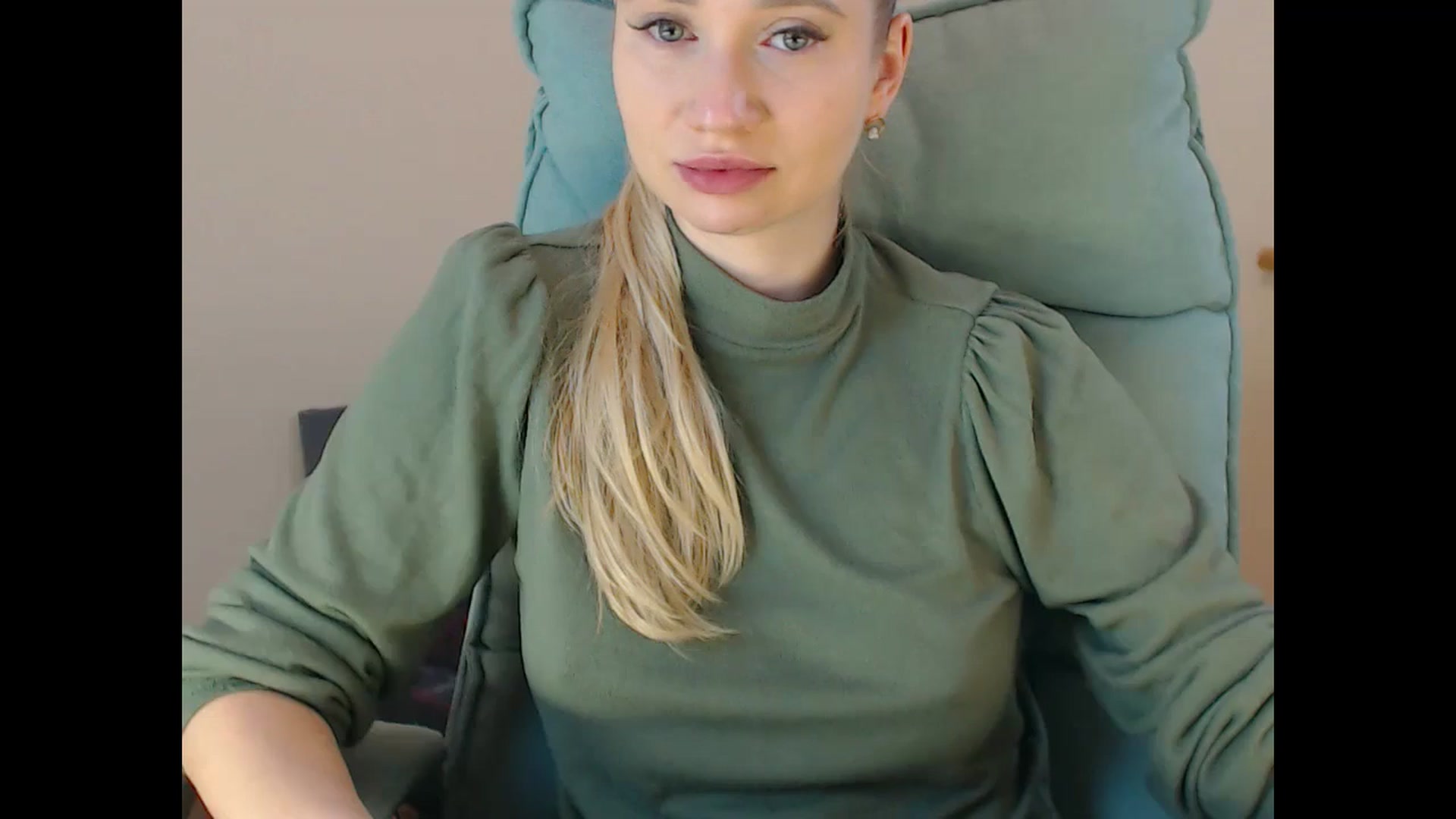 Gallery image thumbnail from Miss_Sylvia's myfreecams stream on, 01/09/2025, 17:24 image 9 of 20