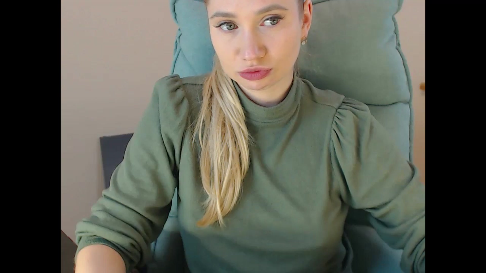 Gallery image thumbnail from Miss_Sylvia's myfreecams stream on, 01/09/2025, 17:24 image 19 of 20