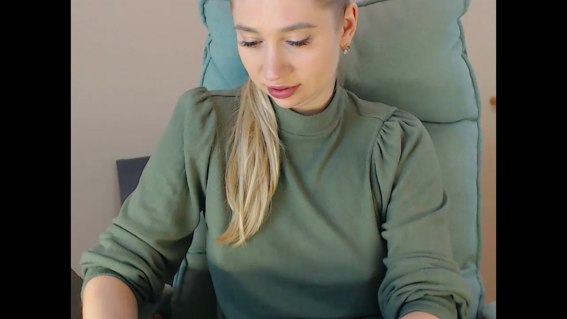 Gallery image thumbnail from Miss_Sylvia's myfreecams stream on, 01/09/2025, 17:24 image 16 of 20